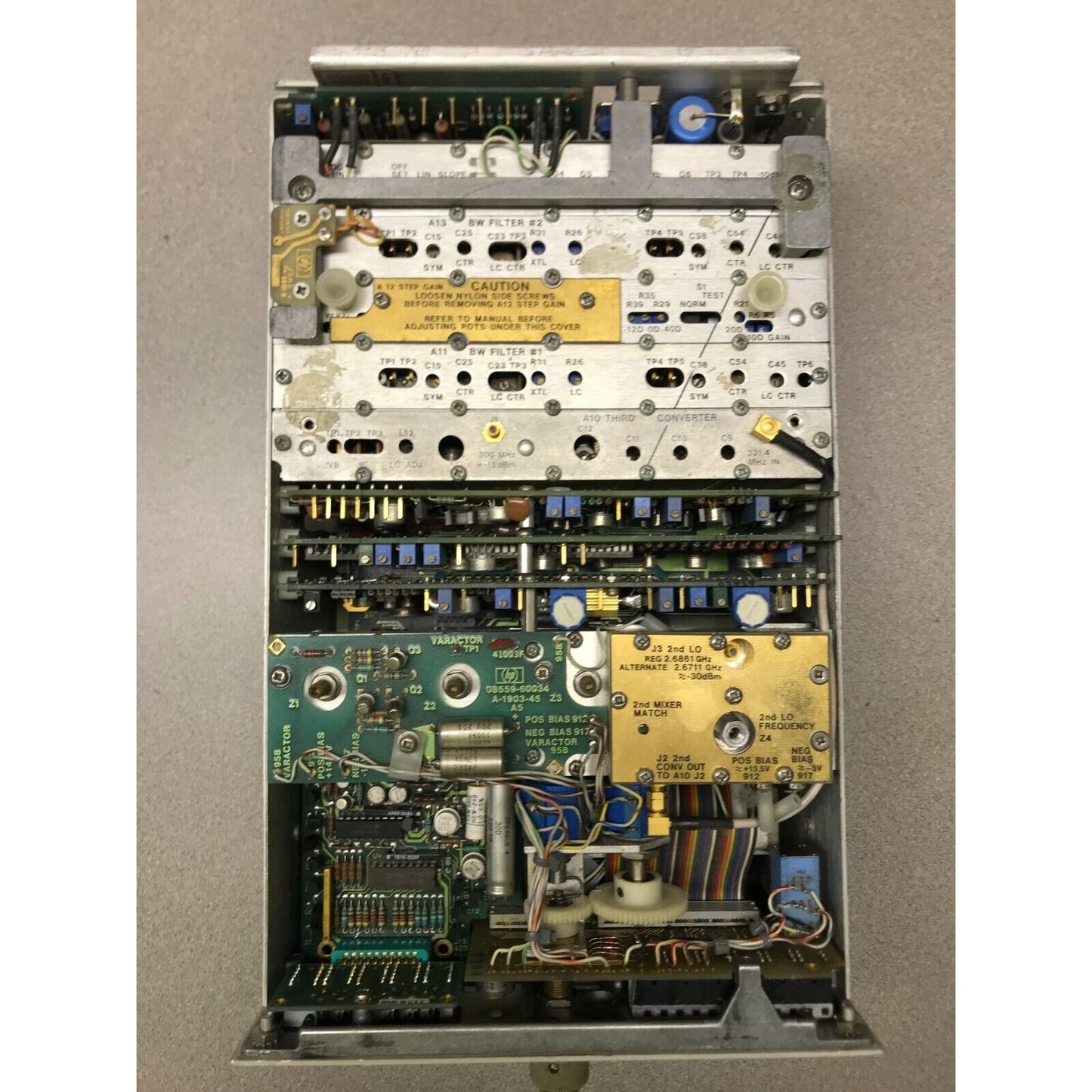 Agilent Hewlett Packard HP 8559A .01 to 21 GHz portable spectrum analyzer. Simple 3 knob operation. Digital storage. interior view
