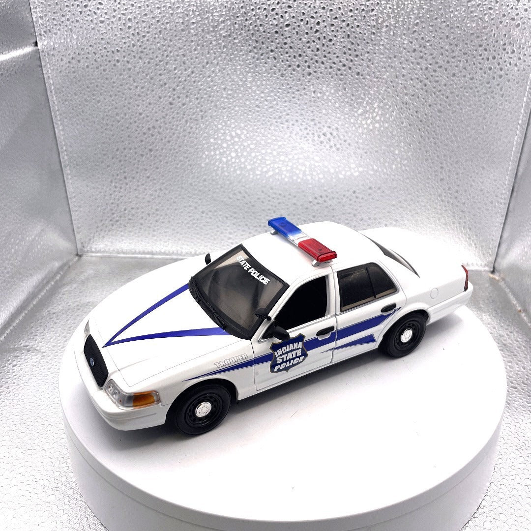 Greenlight 2008 Ford Crown Victoria Indiana State Police Die Cast, Scale: 1/24 front end/drivers side view
