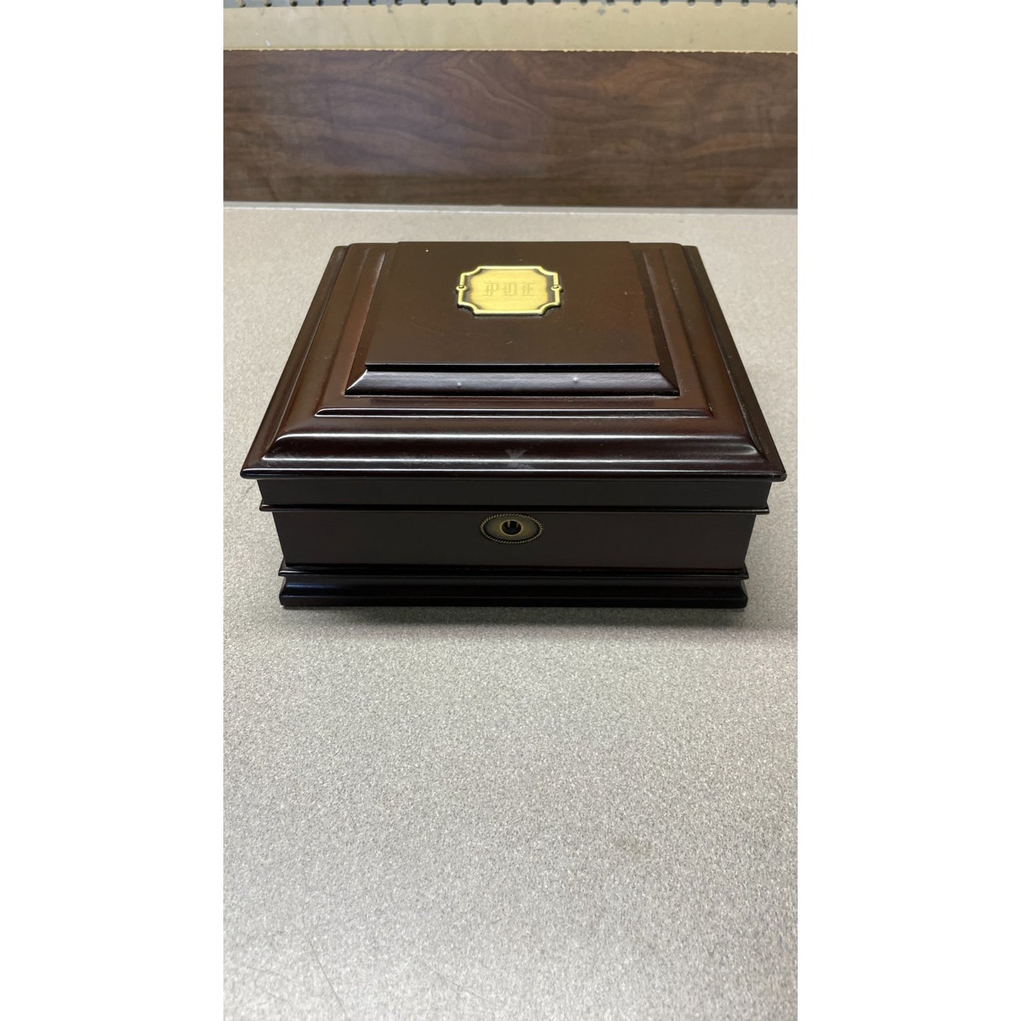 2000 Bombay Company Jewelry Watch Box Mahogany Wood with Keys, Watches INCLUDED view of closed box