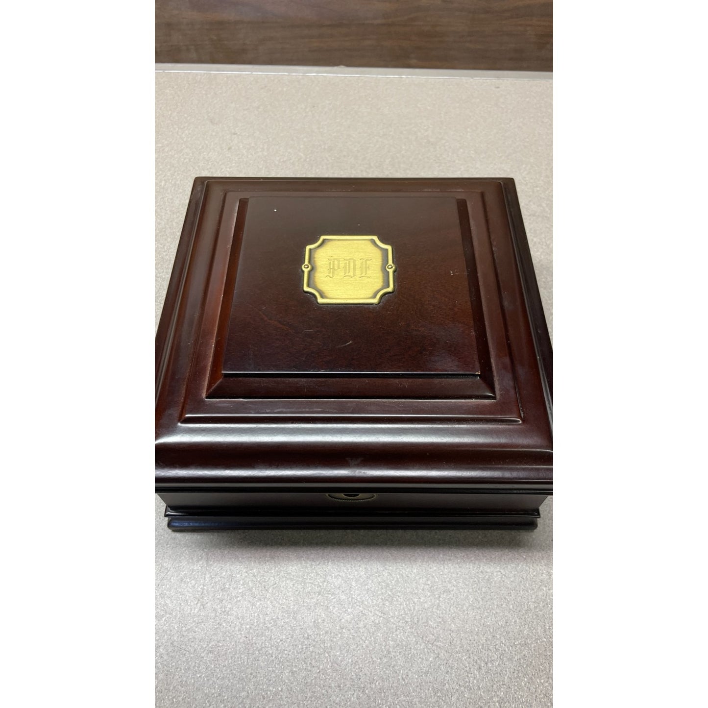 2000 Bombay Company Jewelry Watch Box Mahogany Wood with Keys, Watches INCLUDED top of box view