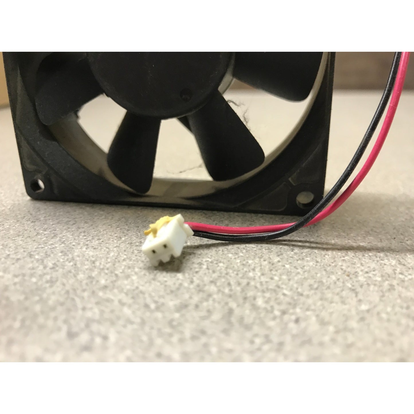DC Brushless 2 Wire Fan ADDA AD0824UB-A71GL 12VDC closeup of connector