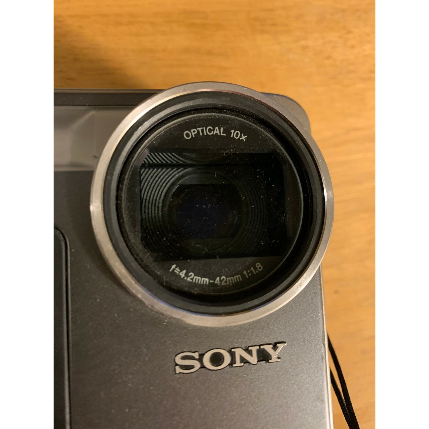 Sony Vintage Mavica MVC-FD7 3.5" floppy disk digital camera - Camera Only lens close up