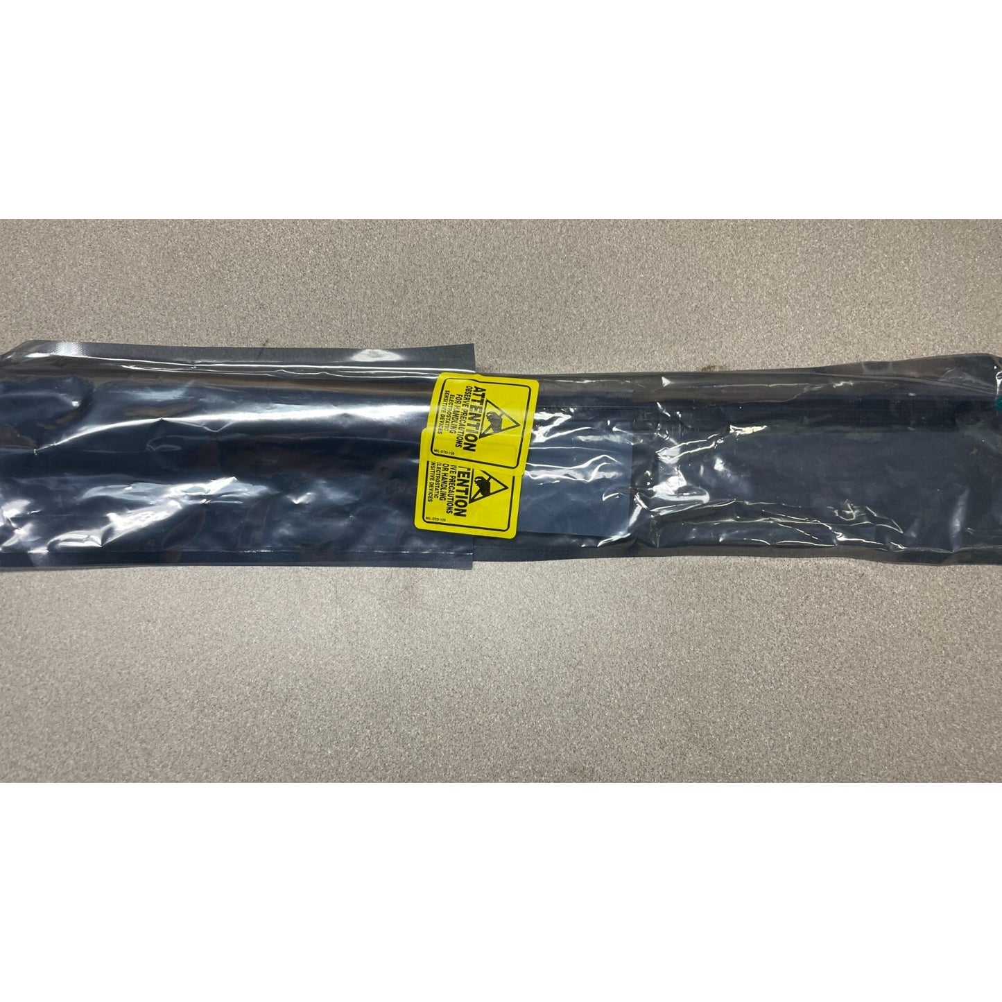 Mouser Electronics Tri-St Octal D-Type TI Latches 595-SN74HC373N in sealed packaging