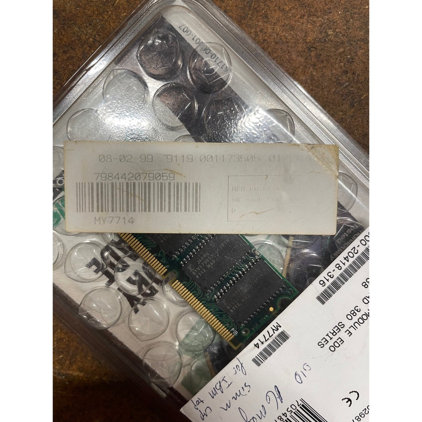 Simple Technology STM7340/64 Memory Module product label closeup
