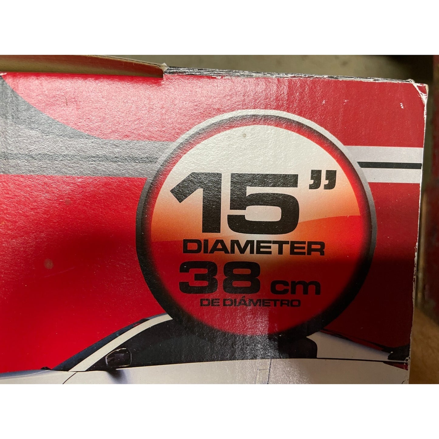 Pilot Performance Series 15 in diameter Wheel Covers lot of 4 WH553-15S-BS closeup of size 15 inch diameter