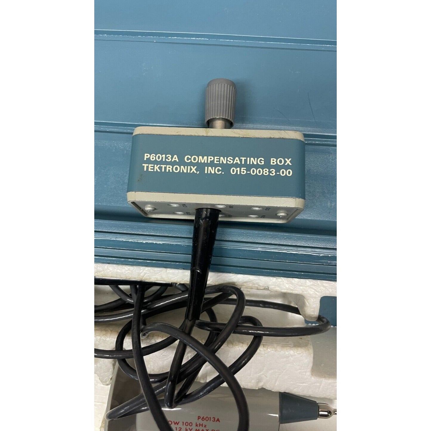 Tektronix P6013A High Voltage Probe w/ Compensating Box in Case (missing weight) label