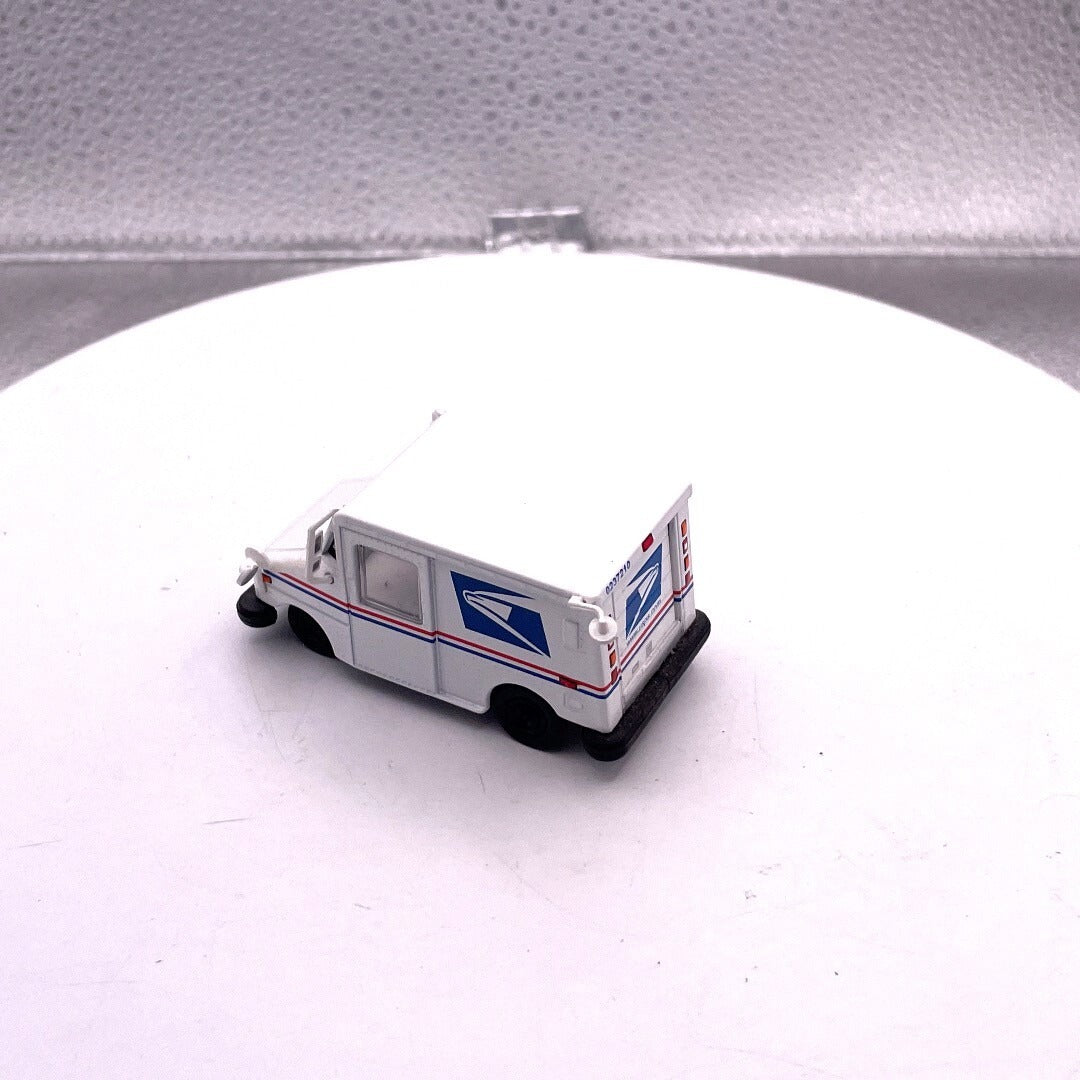 Greenlight Hobby Exclusive 2017 US Postal Vehicle, 1/64 Scale, GL126
passenger/rear side view