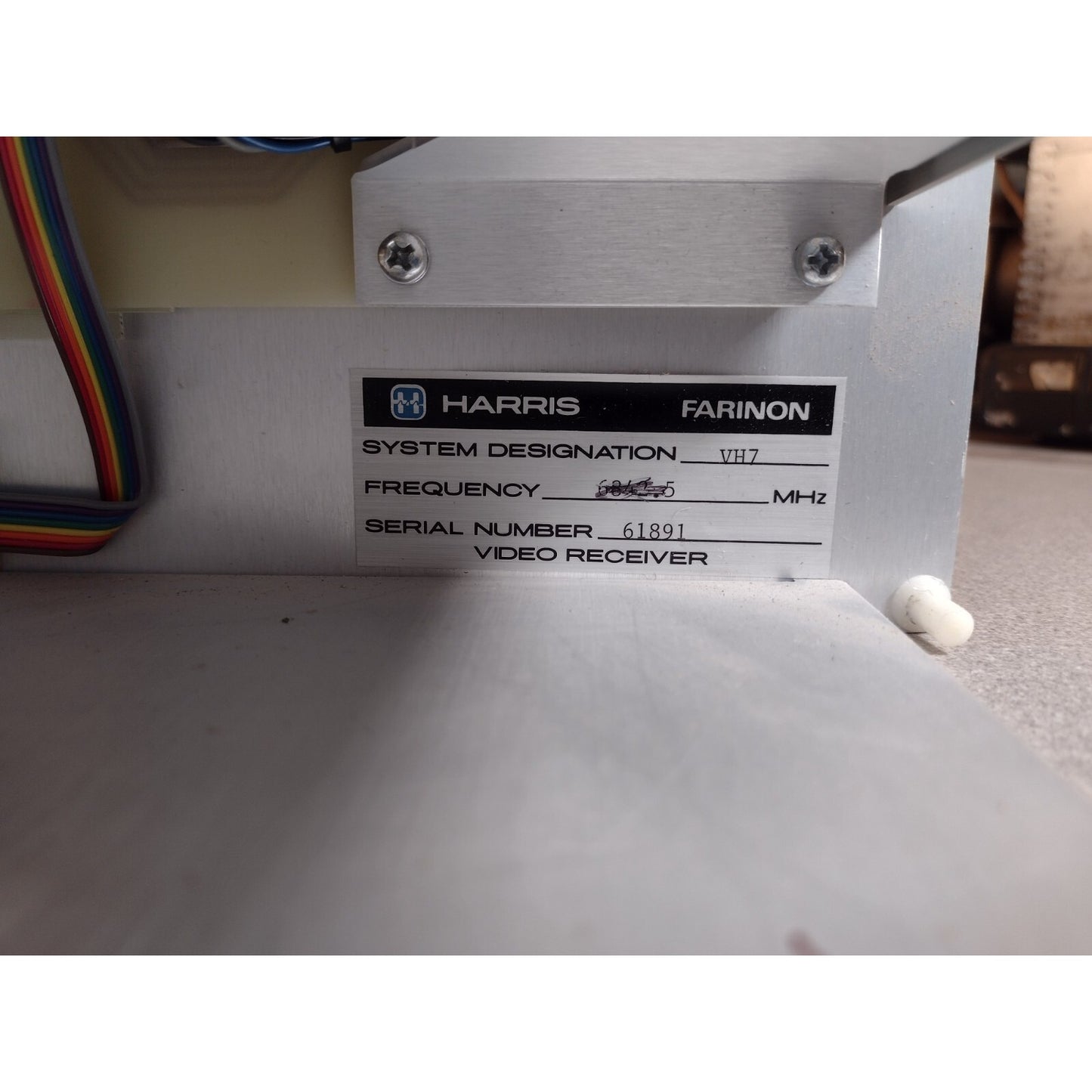 Harris Farinon Video Receiver System Designation VH7 product label