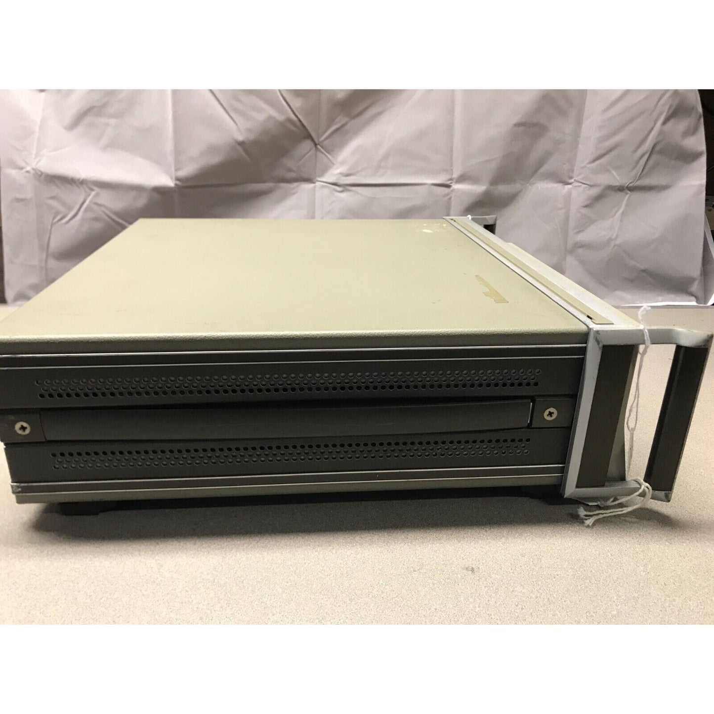HP Hewlett Packard 8350B Sweep Oscillator Aglent Main Frame side view