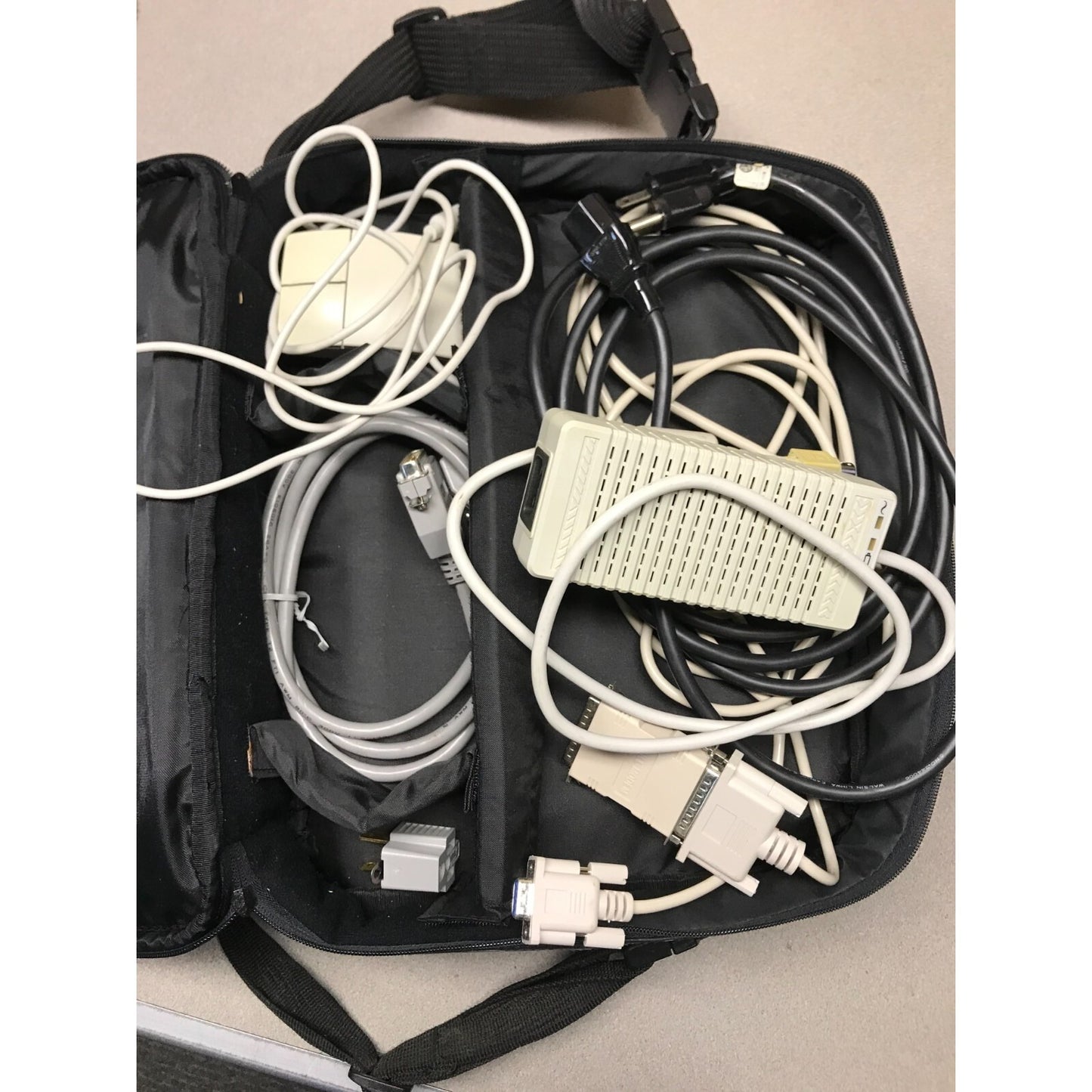 Acros 325SE Computer - Includes various cables and Leather Carrying Bag cables