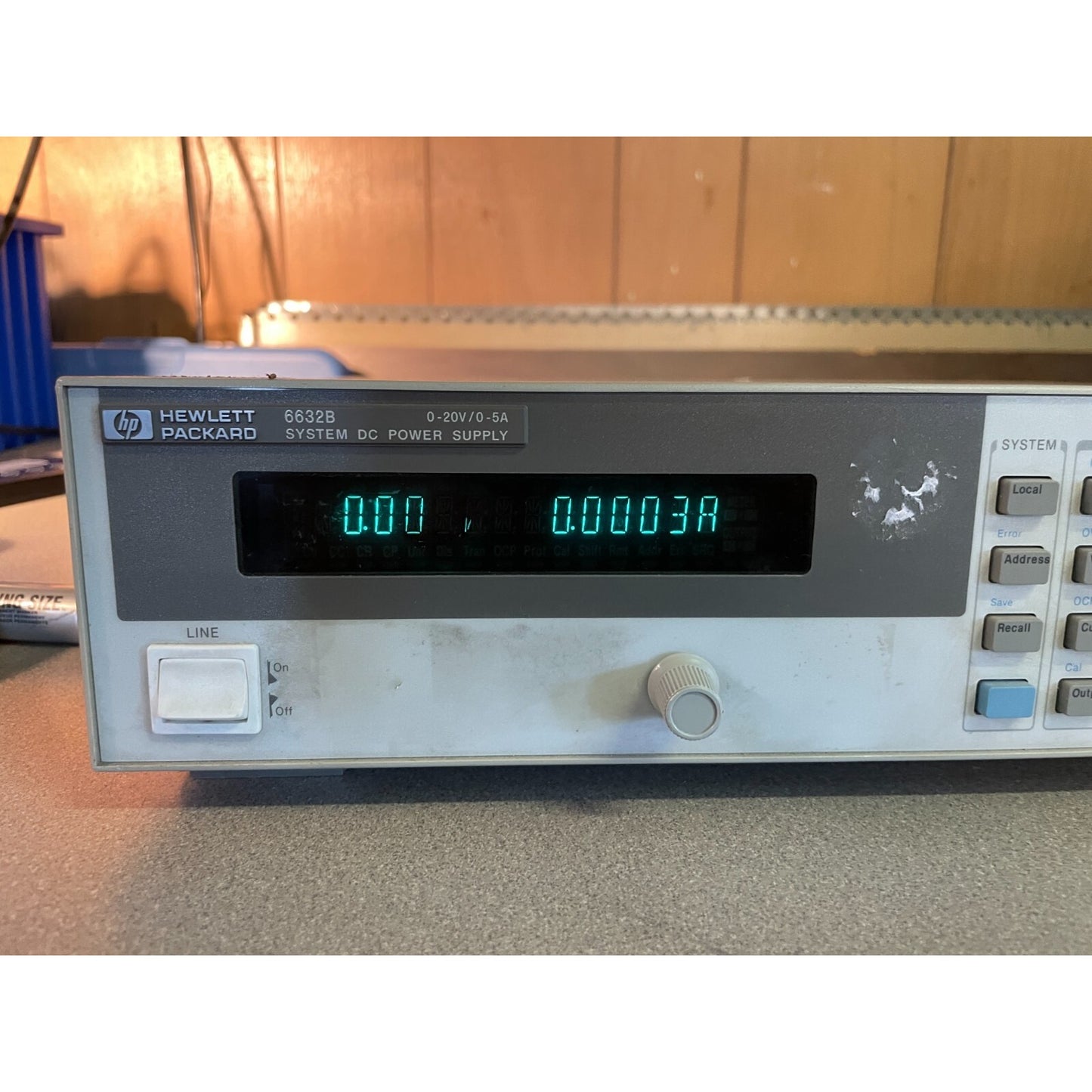 Agilent HP 6632B DC Power Supply, 0-20V/0-5A front panel display illuminated