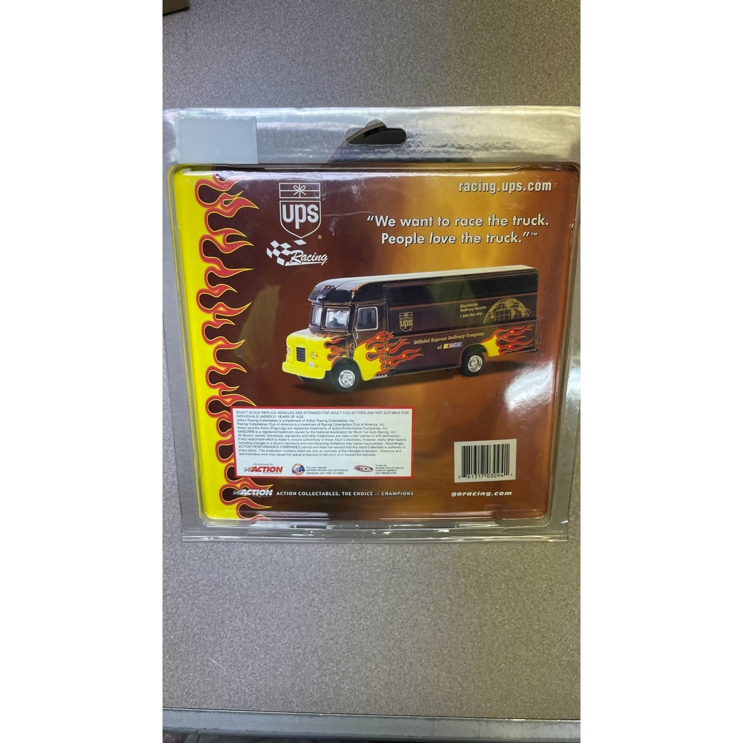 Action UPS Racing Package Car 1:64 bak of package