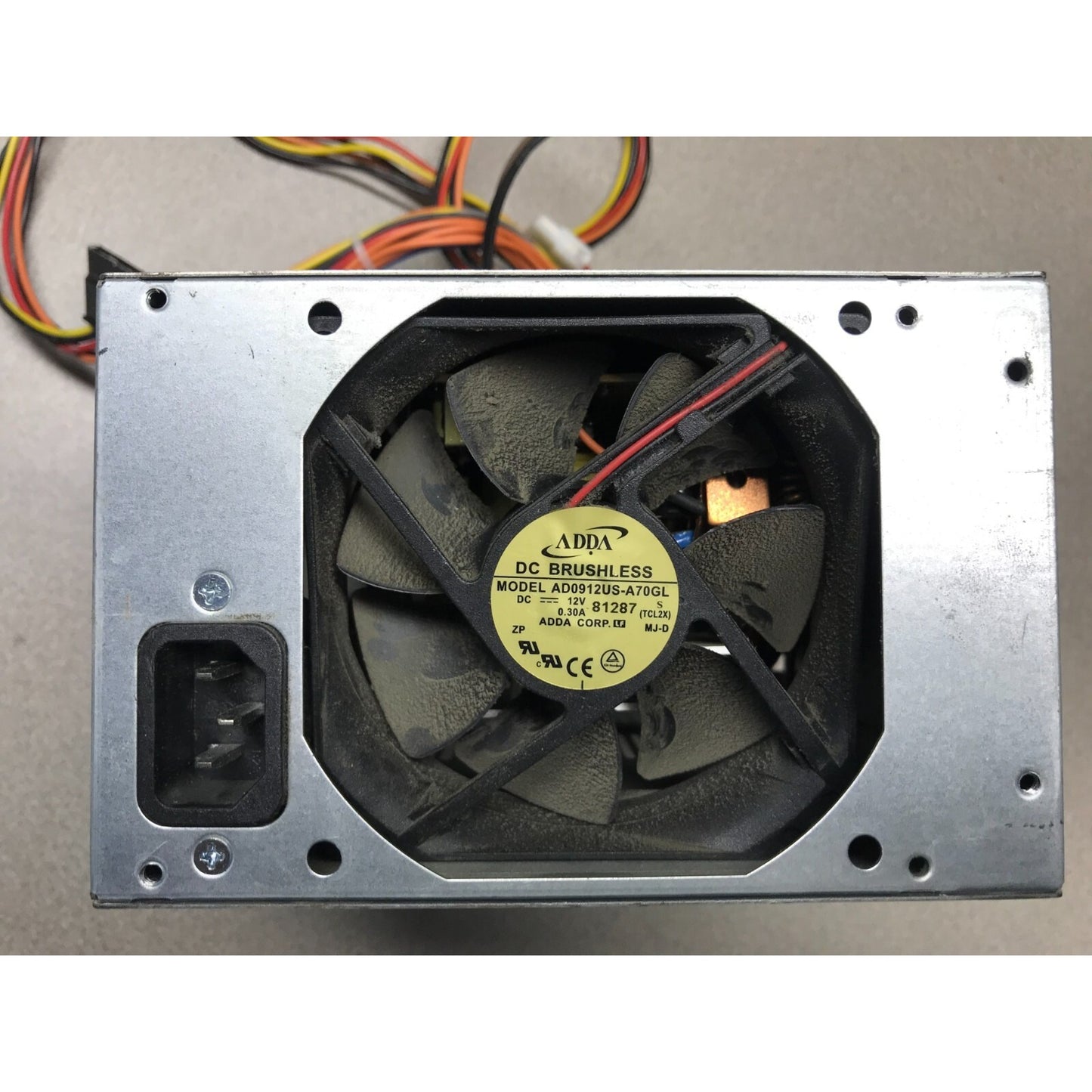HP 437358-001 - 365W Power Supply For HP DC7700 DC7600 DC7900 ML110 G5 fan closeup