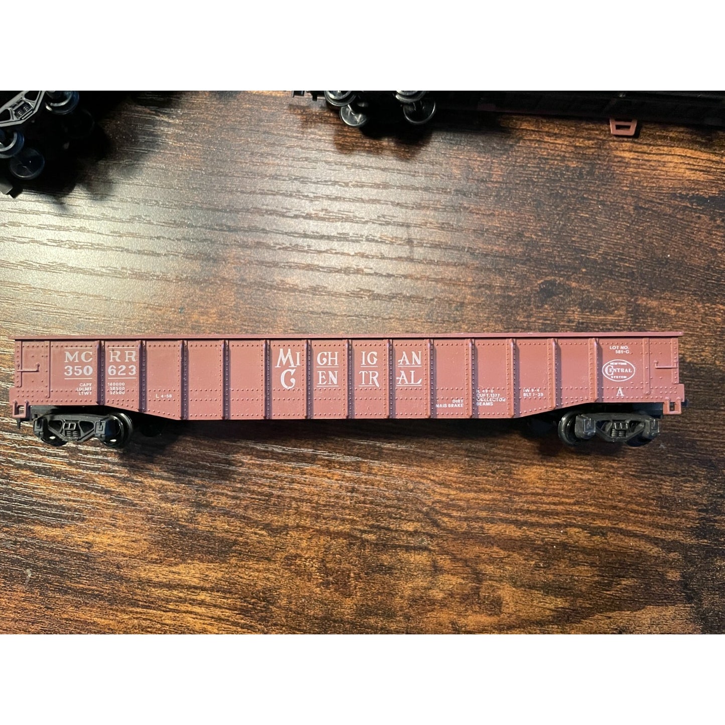 Vintage Train 1950's HO Scale Michigan Central Rail Road Train Lot train car closeup "Michigan Central"