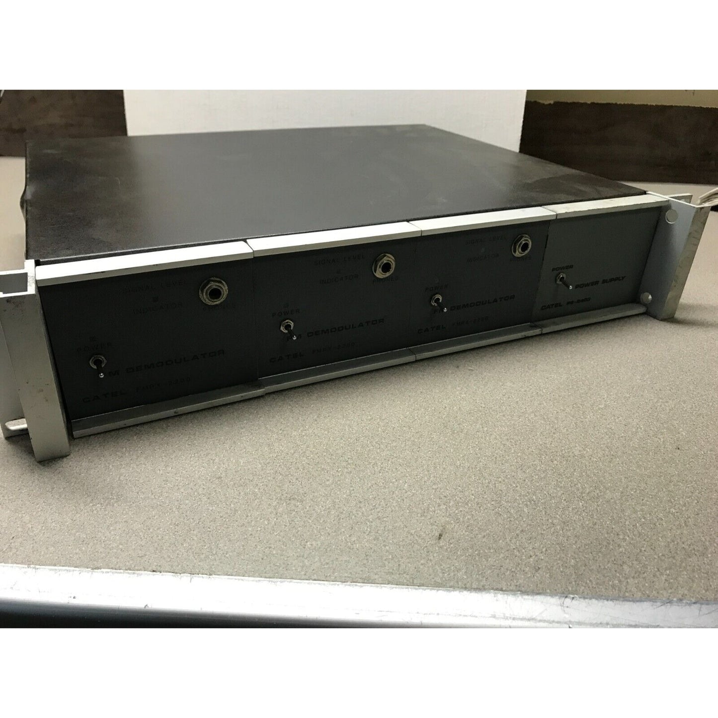 Catel FMRX-220 FM Demodulator 3 FM Audio Demodulators in Chassis w/ Power Supply front panel