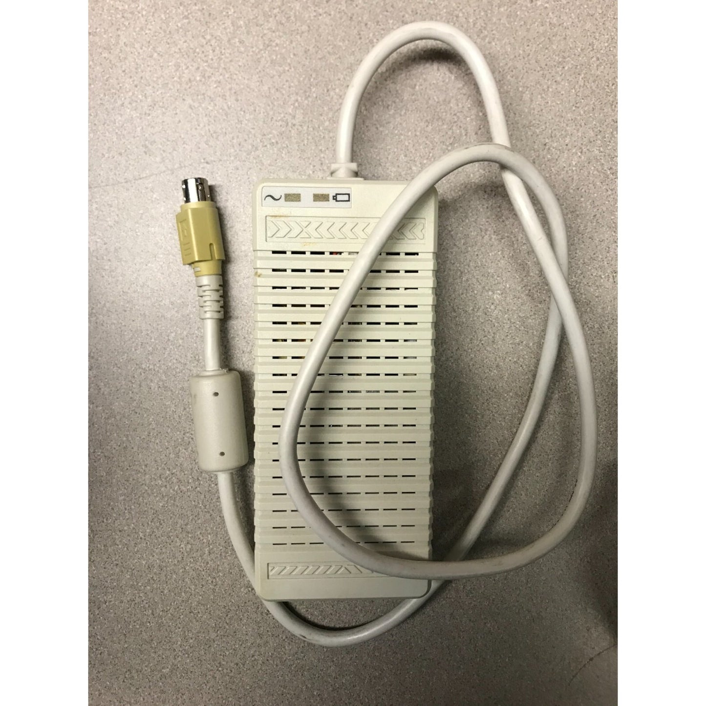 Acros 325SE Computer - Includes various cables and Leather Carrying Bag charger