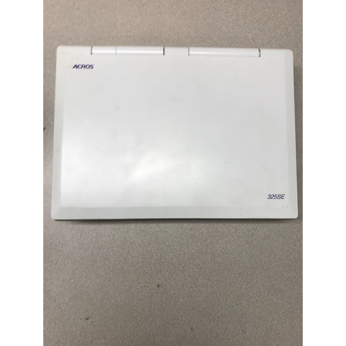 Acros 325SE Computer - Includes various cables and Leather Carrying Bag laptop closed