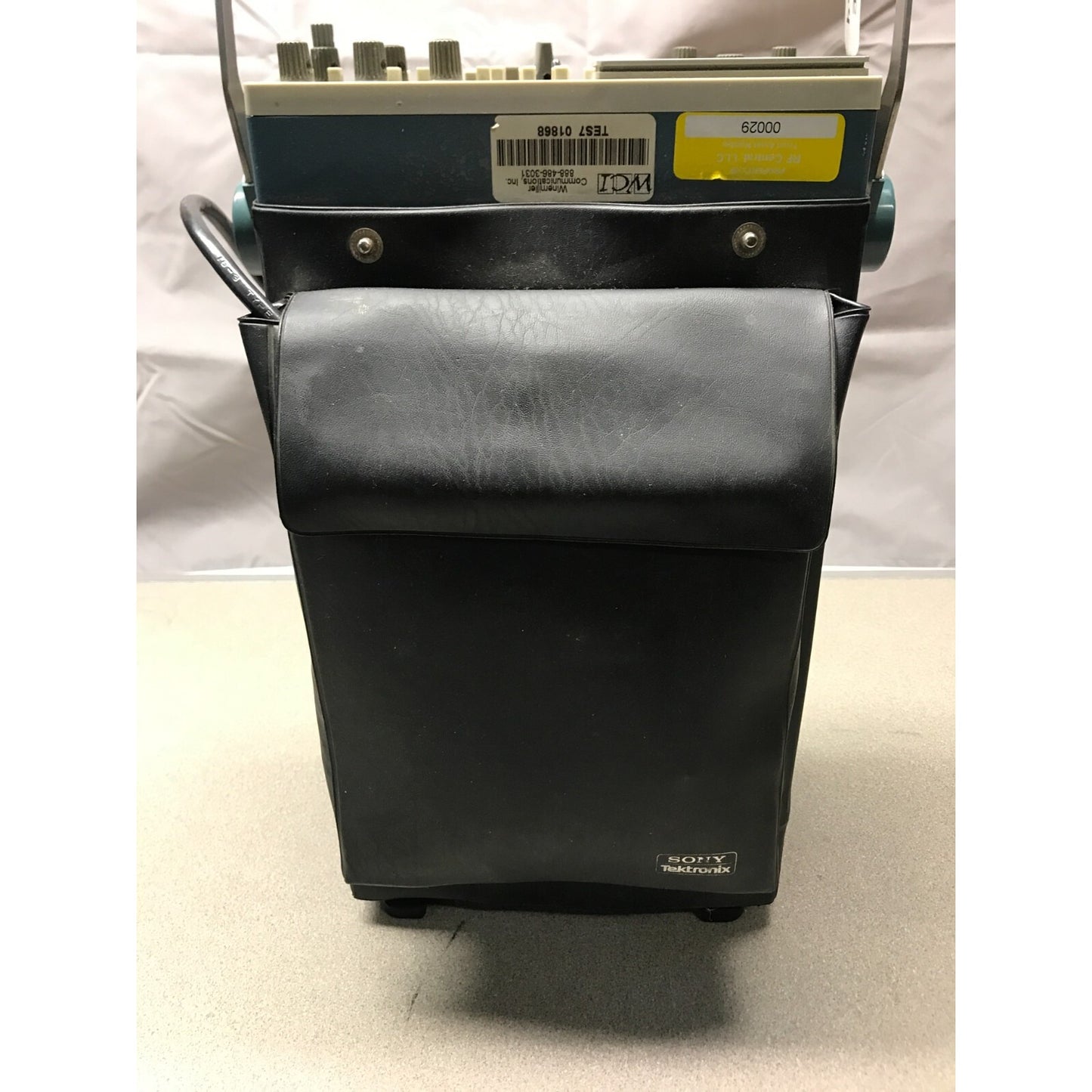Tektronix 380 NTSC Test Monitor w/ Adapter unit in case