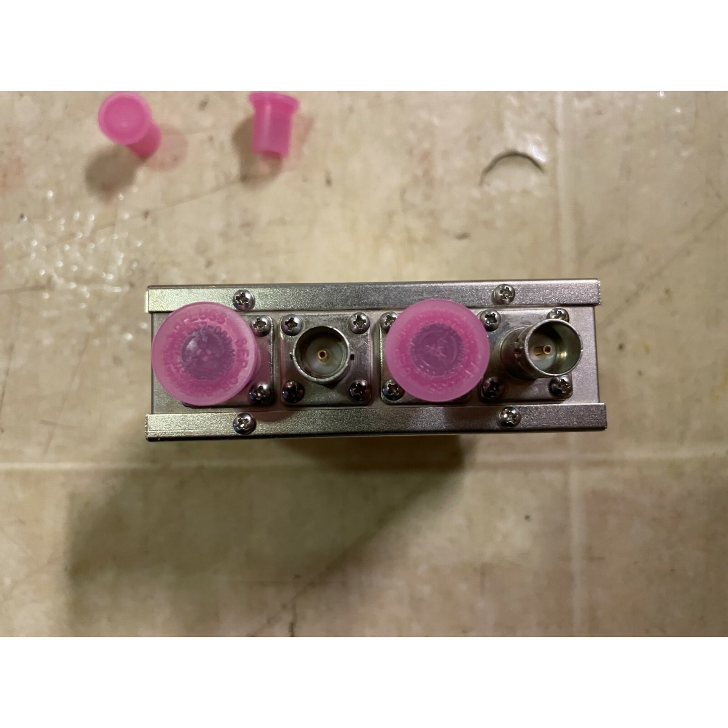 JFW Industries Inc Model 75S-225 BNC Splitter connector closeup