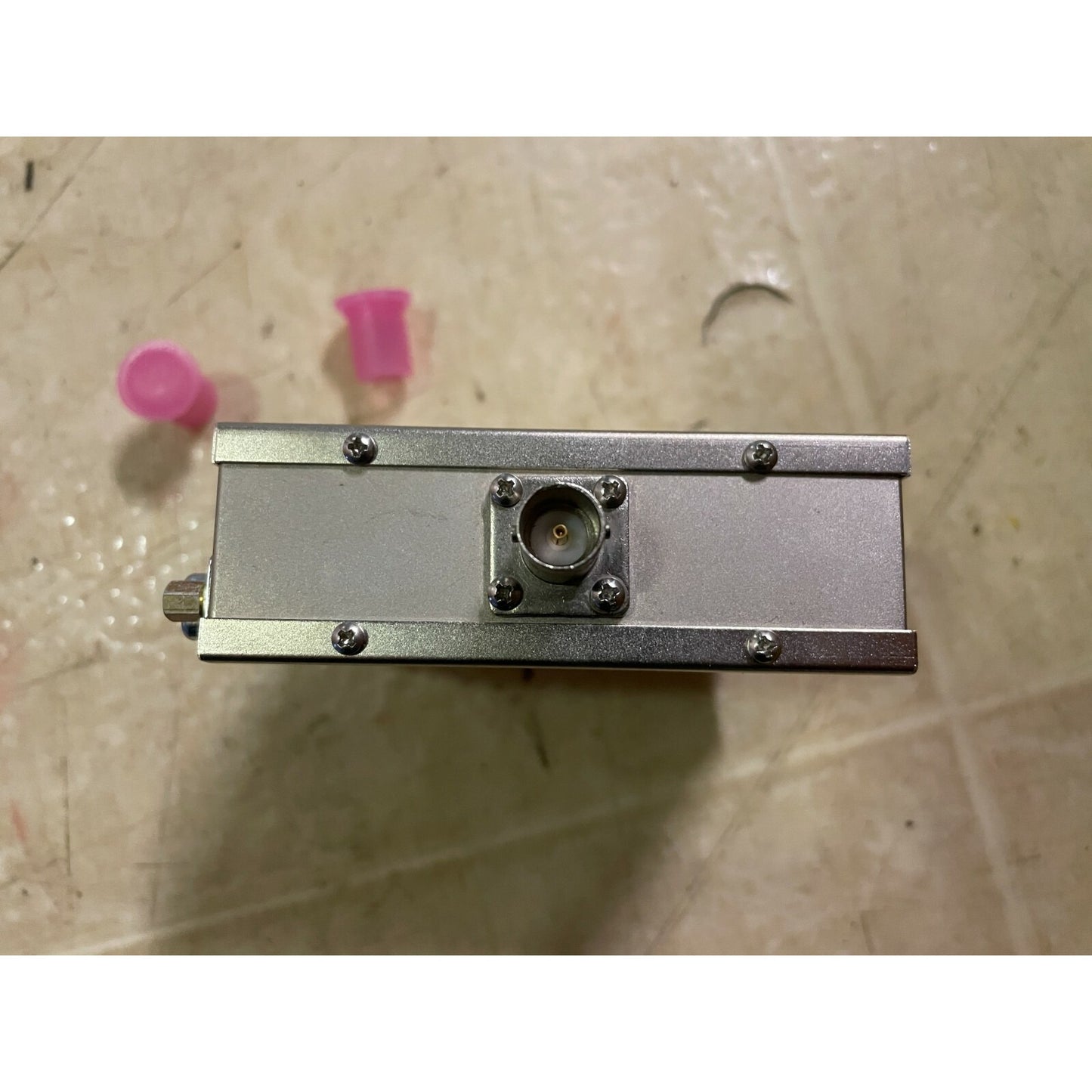 JFW Industries Inc Model 75S-225 BNC Splitter connector closeup