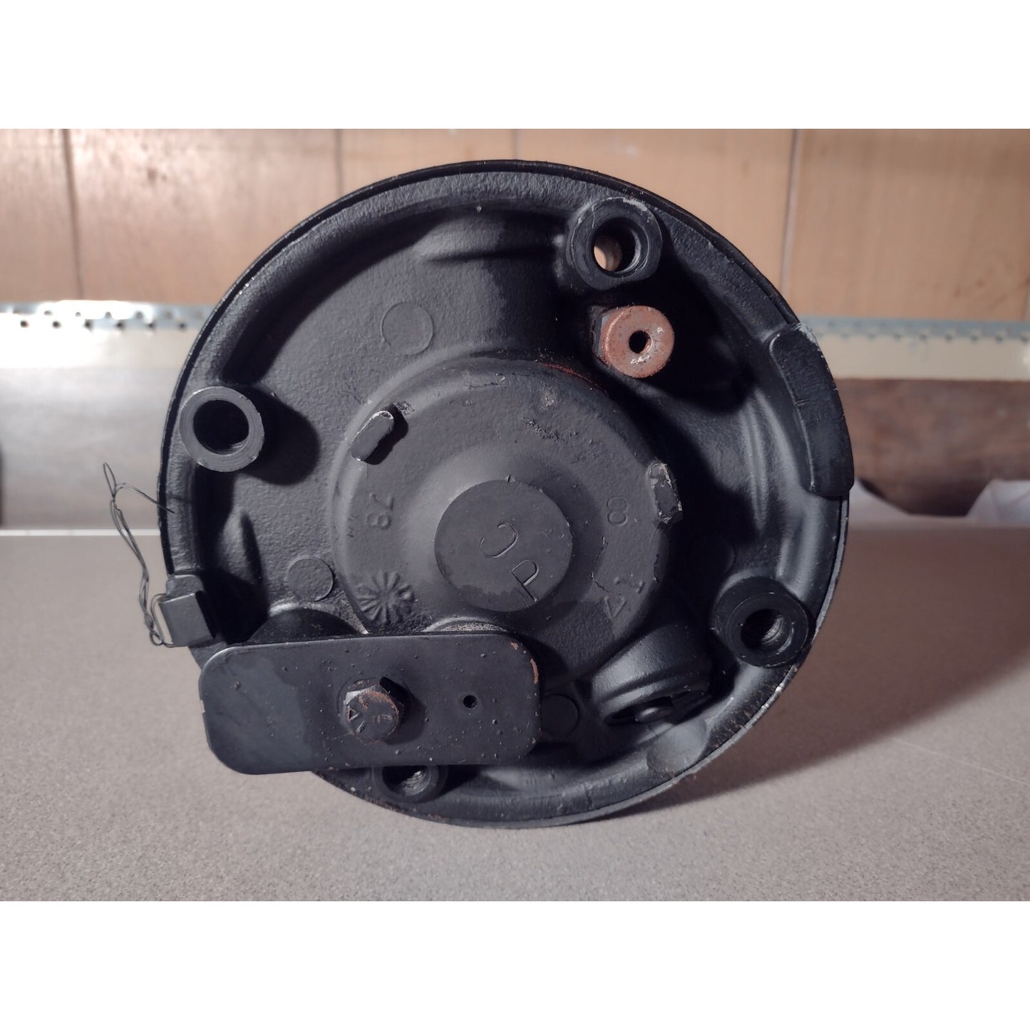 Delco Remanufactured Compressor Without Clutch 12305744, 1# 15-2233 bottom view