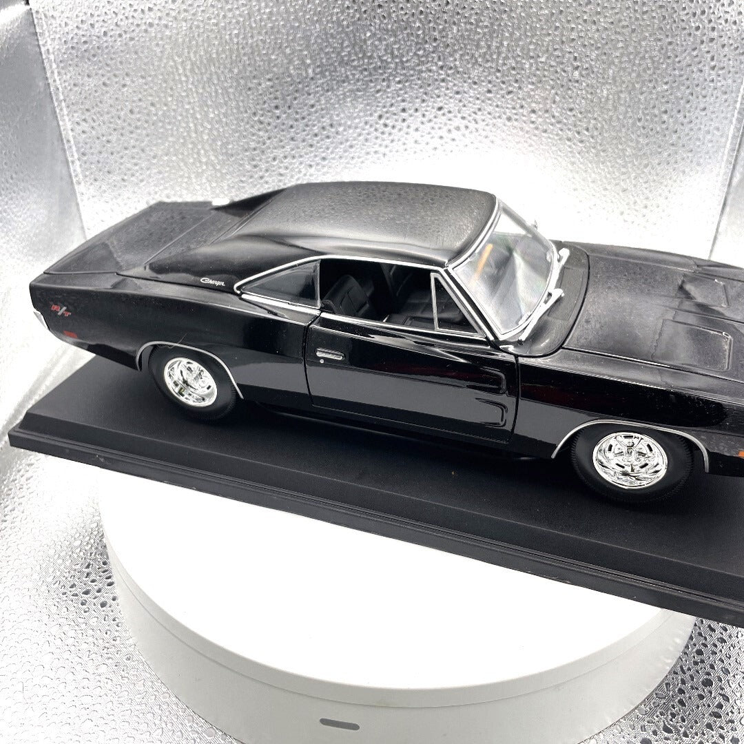 Maisto 1969 Dodge Charger R/T Black Die Cast with Base, Scale: 1/18 passenger side view