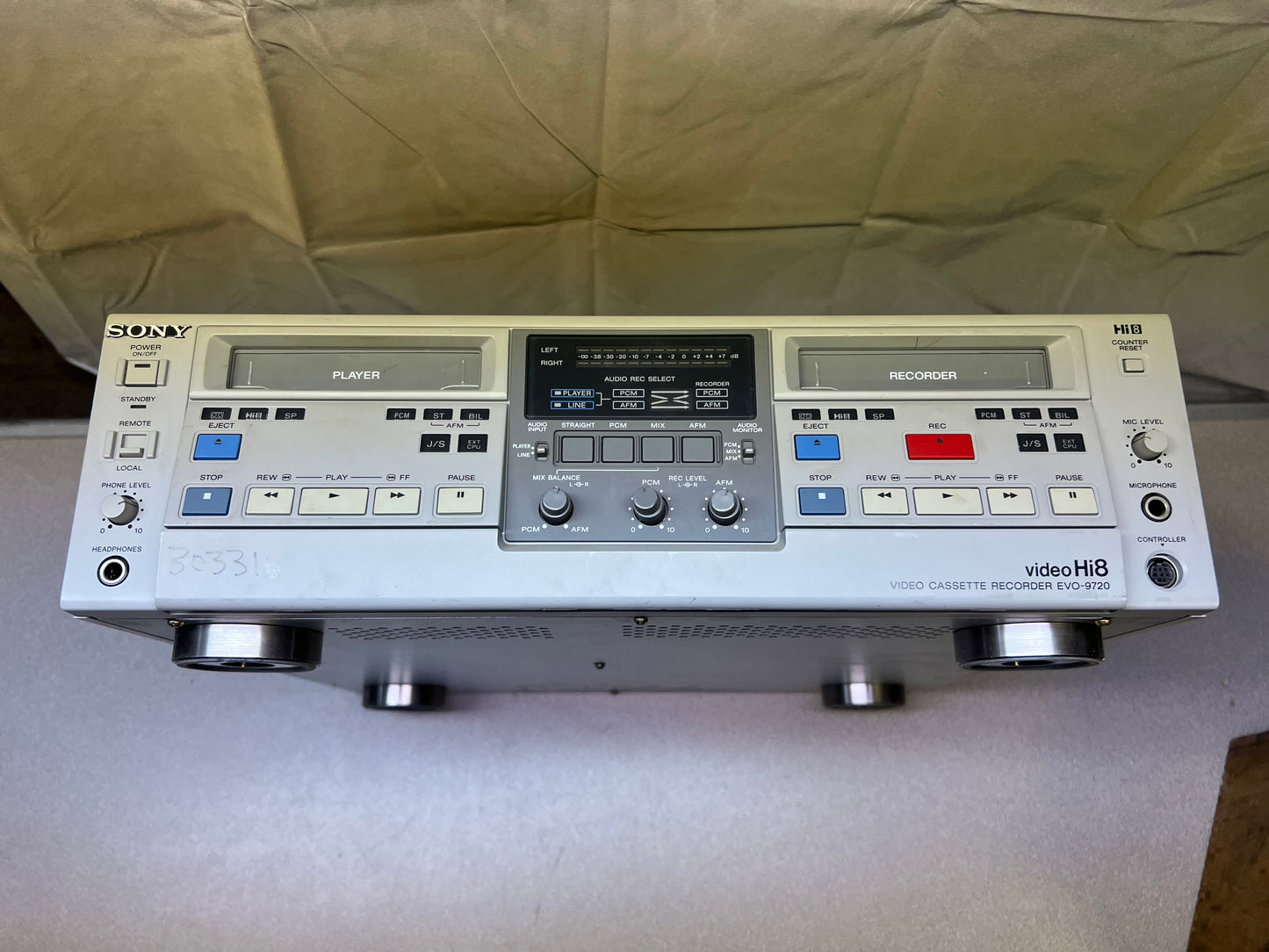 SONY Video Cassette Recorder, Video Hi8, Model EVO-9720 (with RM-e9720 editing controller