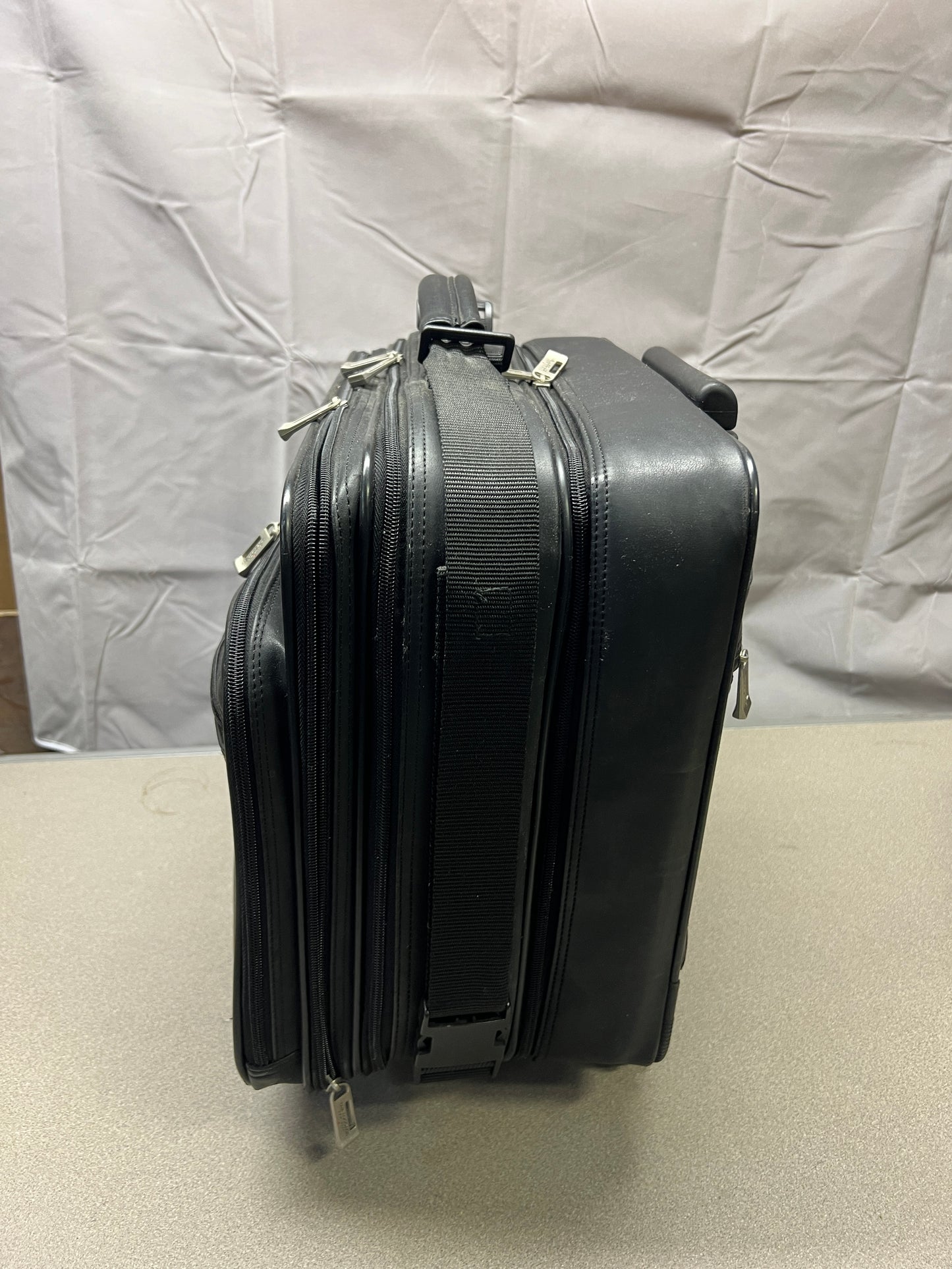 Black U.S. Luggage New York Leather Travel Bag - side view