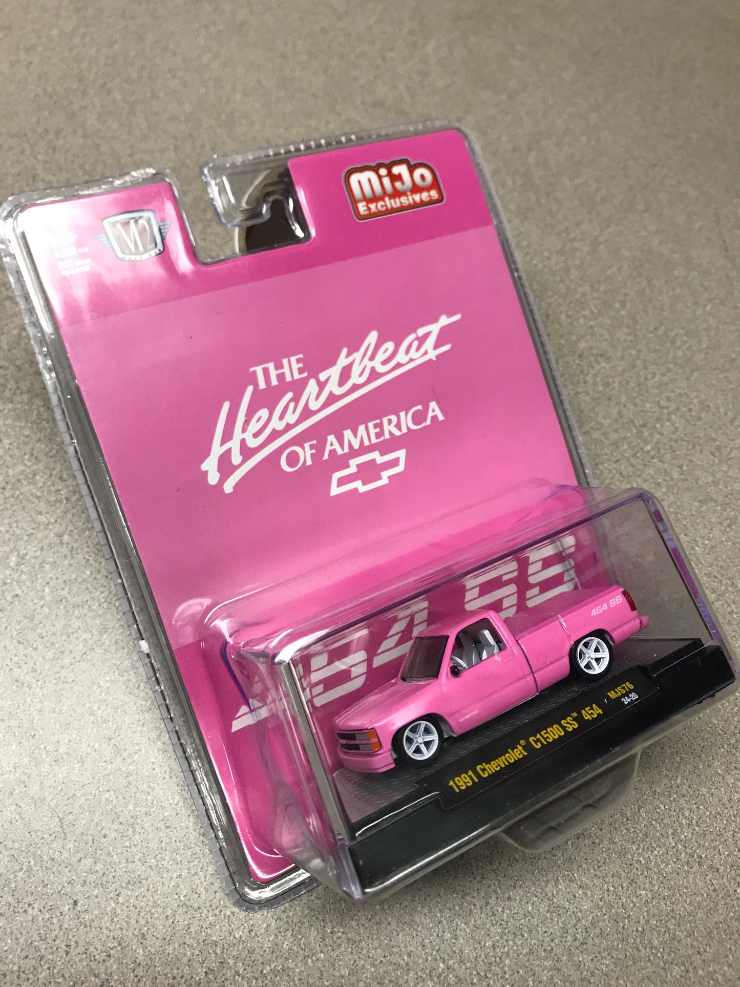 1991 Chevrolet C1500 SS 454 Pink M2 Machines 2024 Mijo Exclusives Chase Piece MJS76 24-20