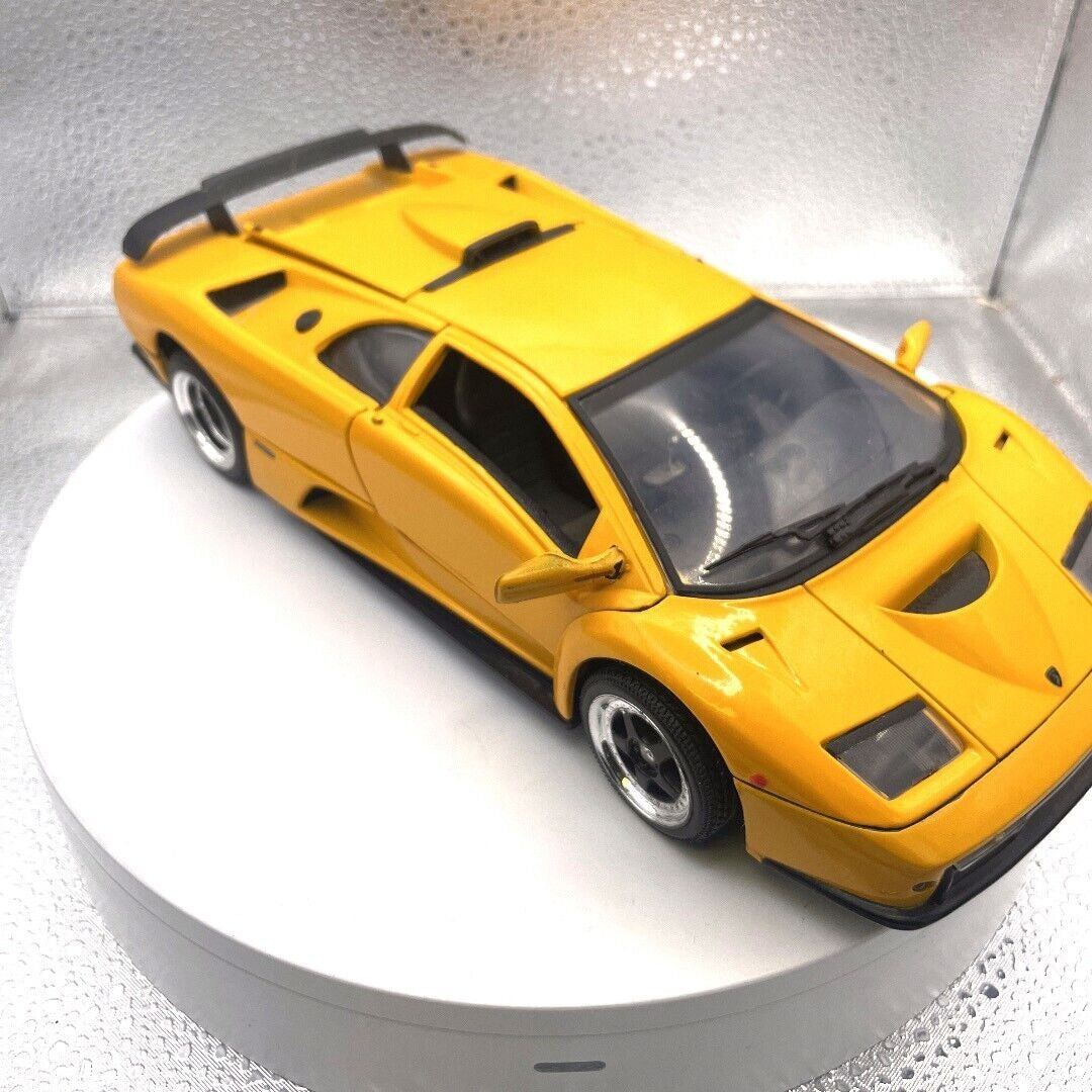 Motor Max Lamborghini Diablo GT Yellow, 1/18 Scale passenger side/front view