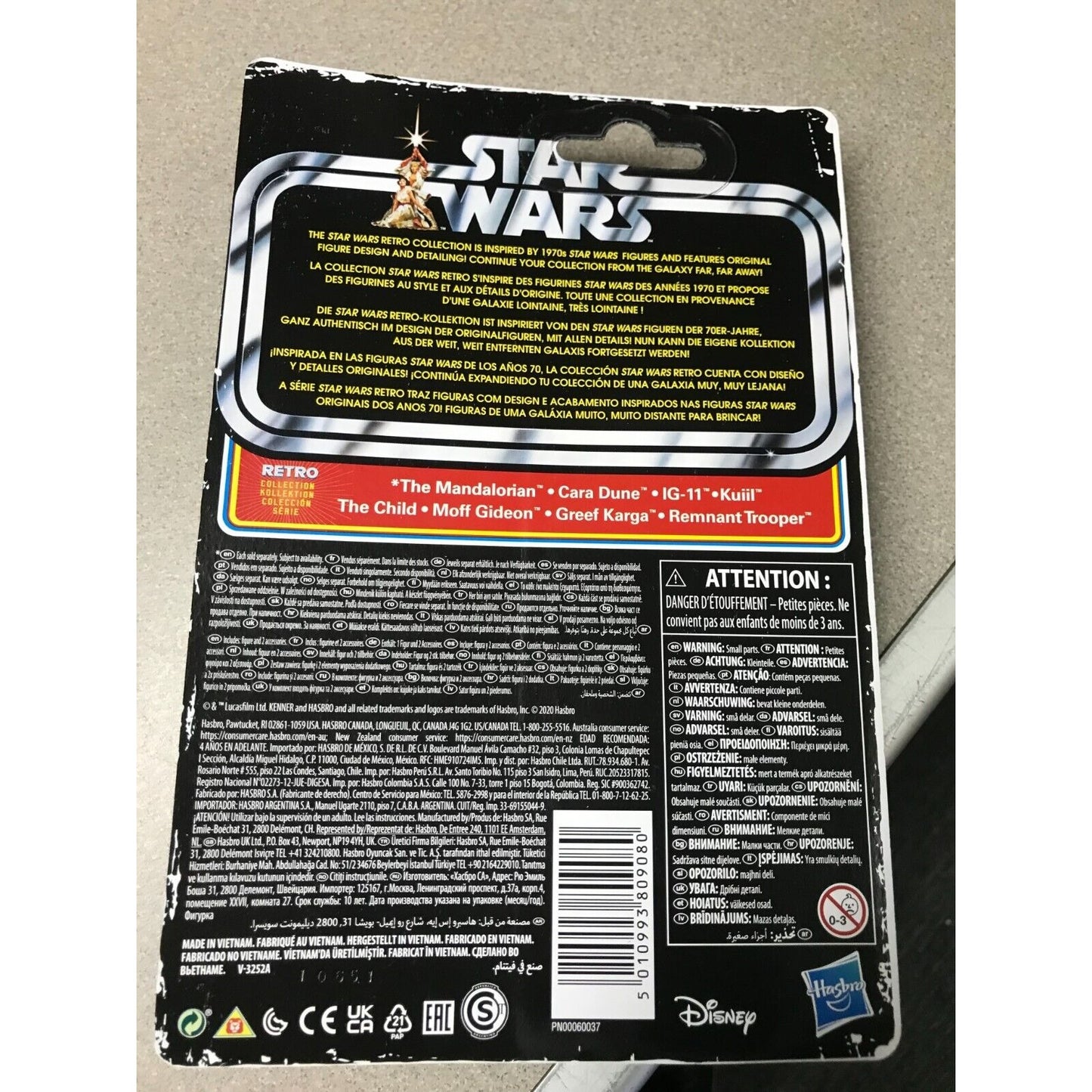 Star Wars The Mandalorian Cara Dune Figure back of package