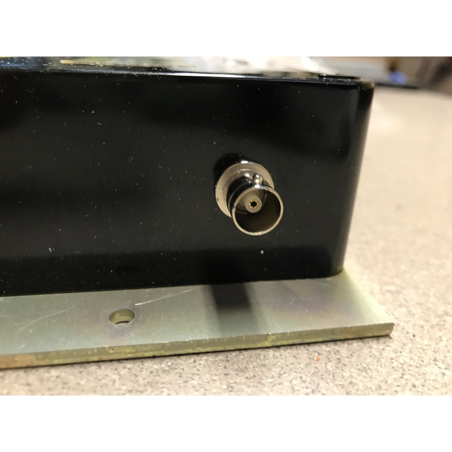 Video Ground Loop Isolator Model Hum Bucker (HB) Premium 21best.com connector closeup