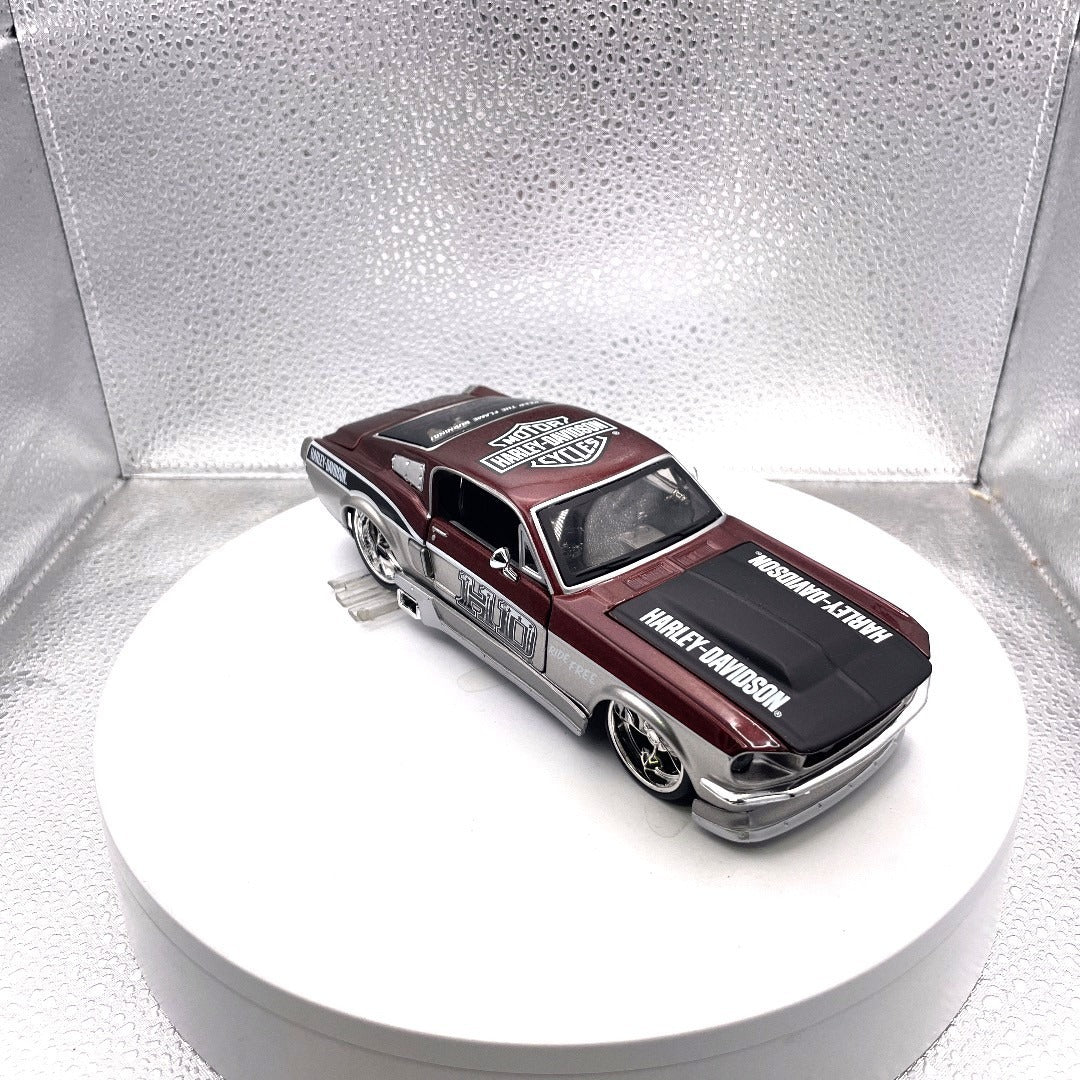 Maisto 1967 Ford Mustang GT Harley Davidson, Scale: 1/24, No. 01625 passenger side/front end view