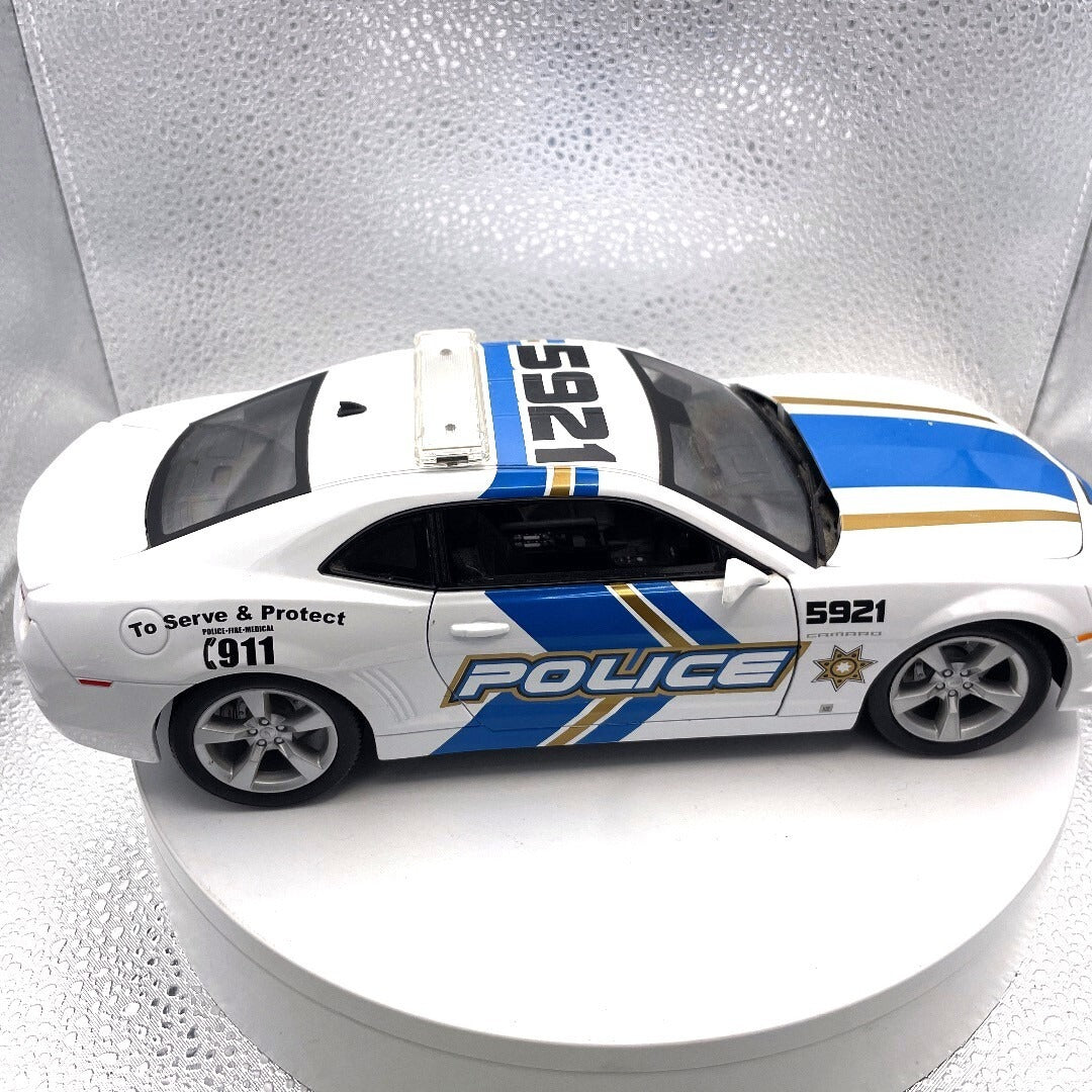 Maisto 2010 Chevrolet Camaro White Police Die Cast, Scale: 1/18 11336
passenger side view