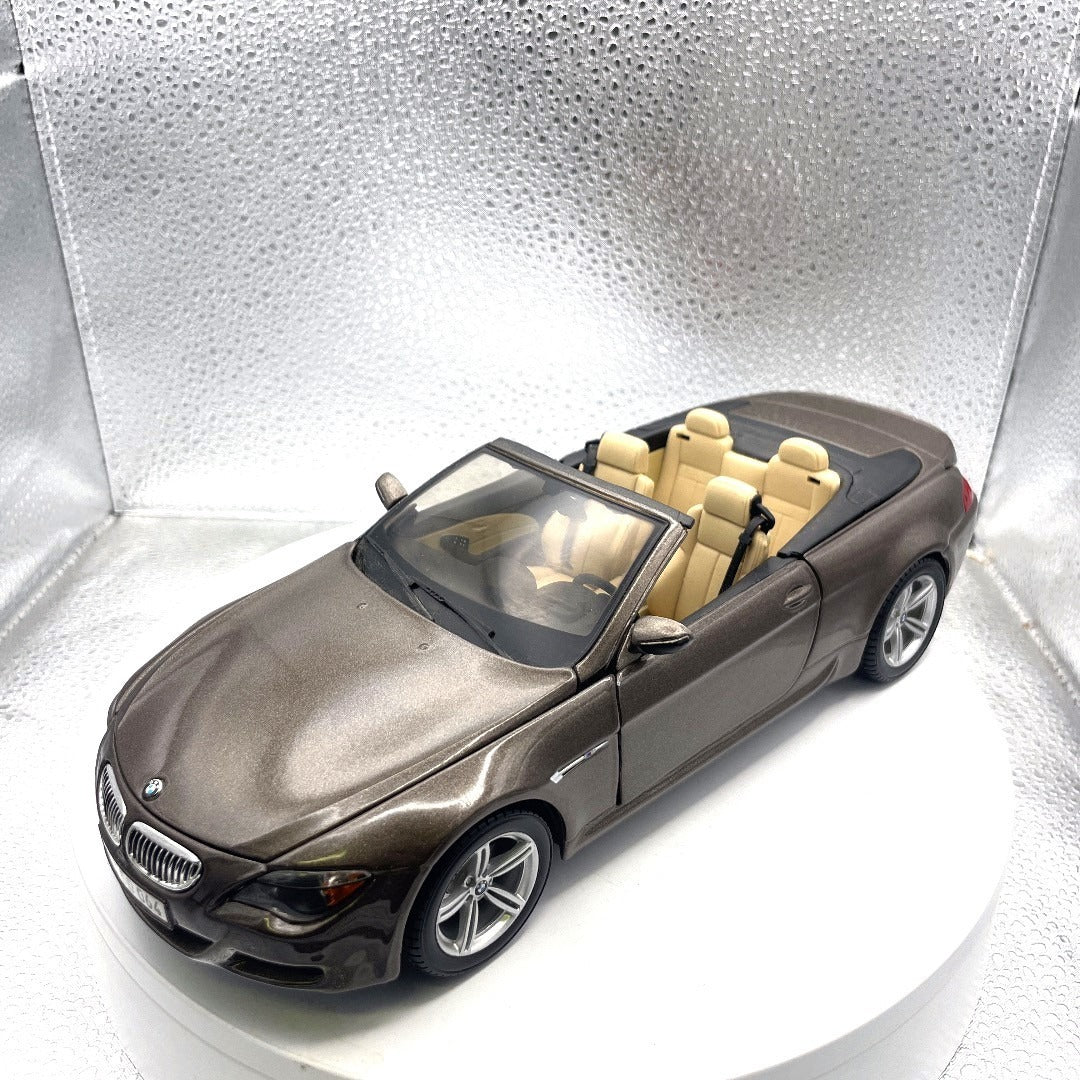 Maisto BMW M6 Cabriolet Brown Die Cast, Scale: 1/18, 11407 front end/drivers side view