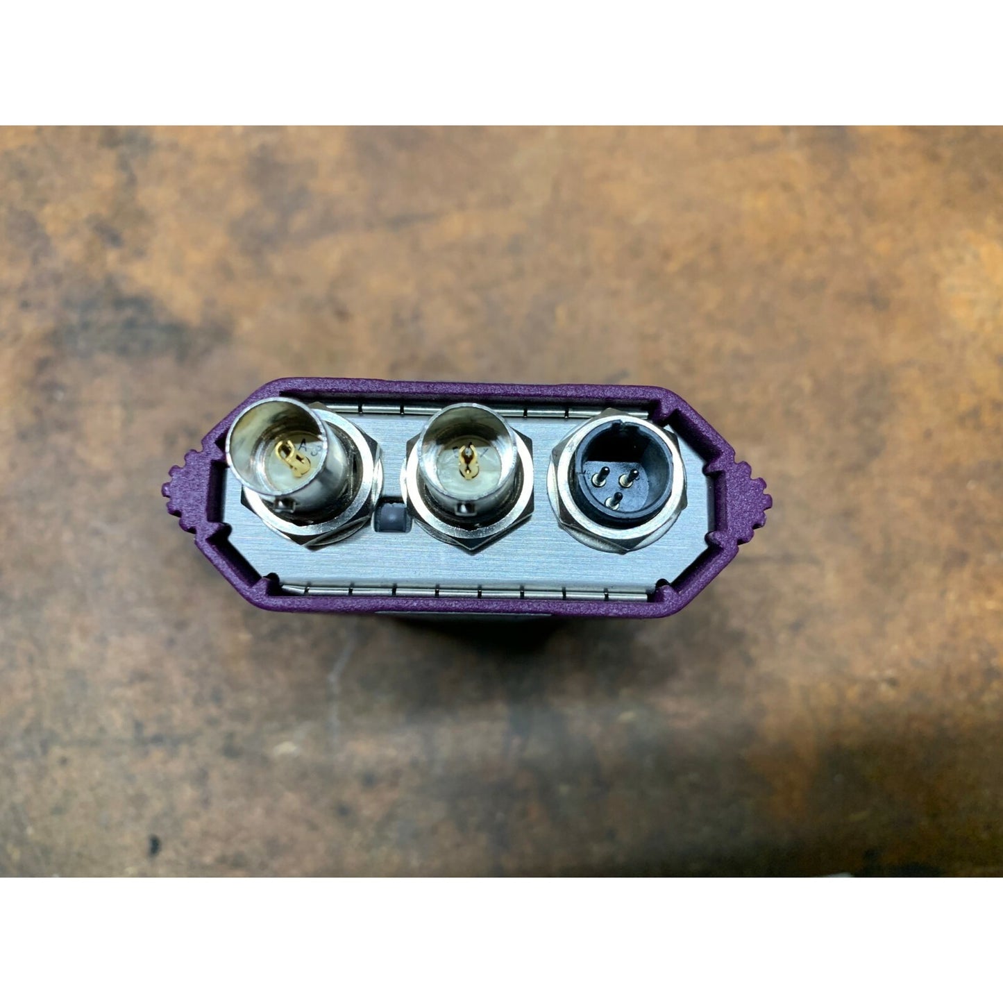 Miranda SDM-873p SDI/HSDI to DVI, Grass Valley connectors closeup