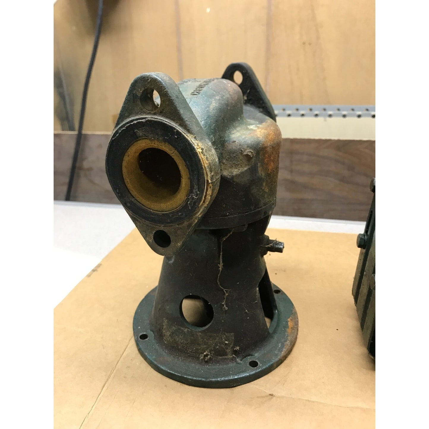Thrush Water Circulator Model SQD, Vintage Used Green Housing, Motor and Centrifuge Attachment view