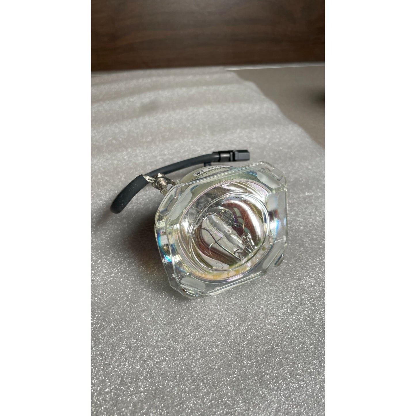 Top Osram P-VIP 132-150/1.0 ASP front of bulb