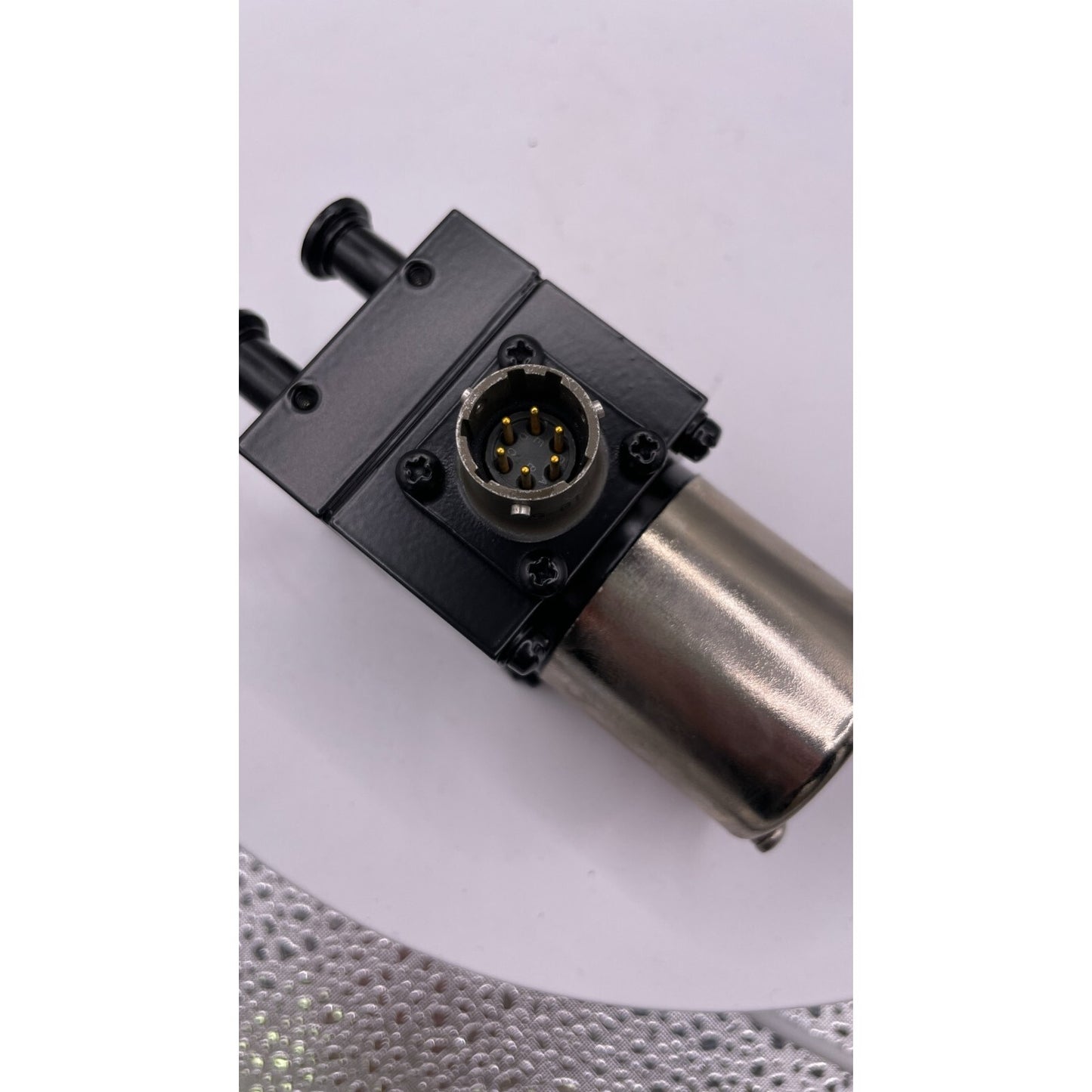SECTOR MICROWAVE COAX SMA BASEBALL SWITCH, SM7S-A2C side view connection