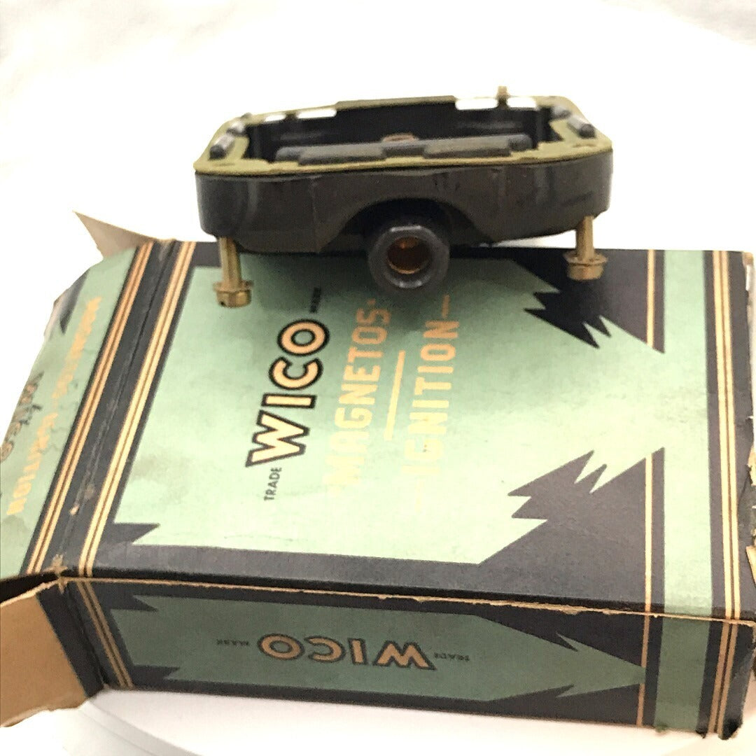 Wico Magneto Cover X6533 with gasket box and side view with connection