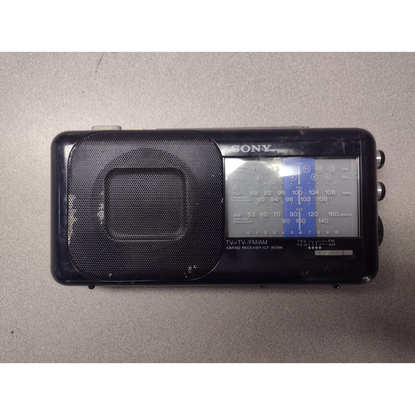 Sony Portable Radio 4 Band Receiver - Model ICF-850W front view