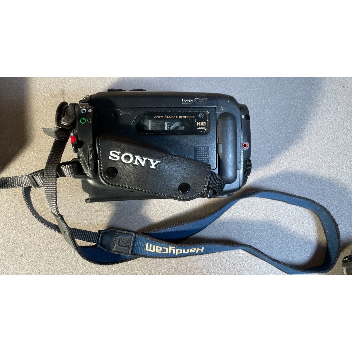 Sony Video Camera Recorder Model CCD-TR600