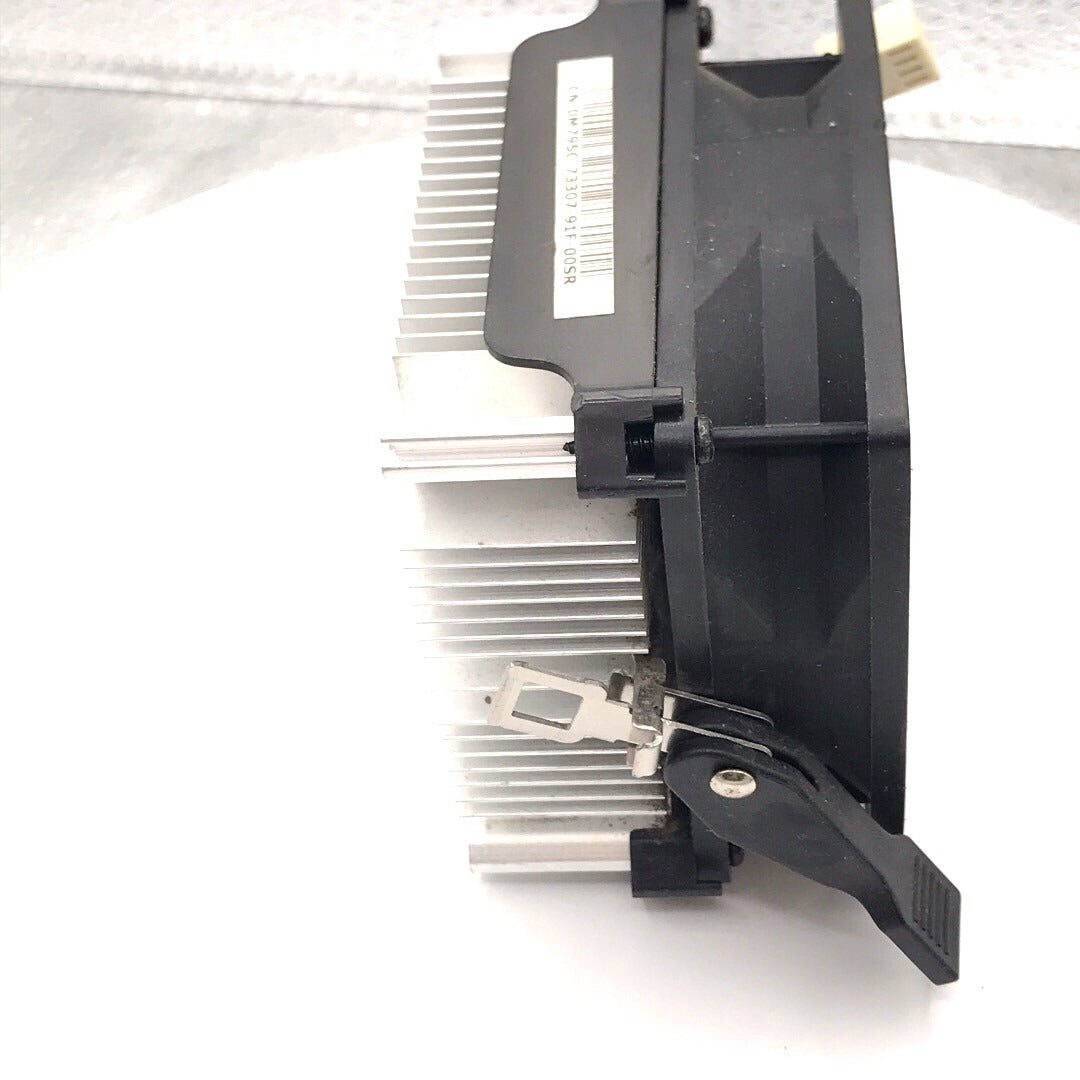 Processor Fan CN-0M795C-73307-91F-00SR side view of fan with connector