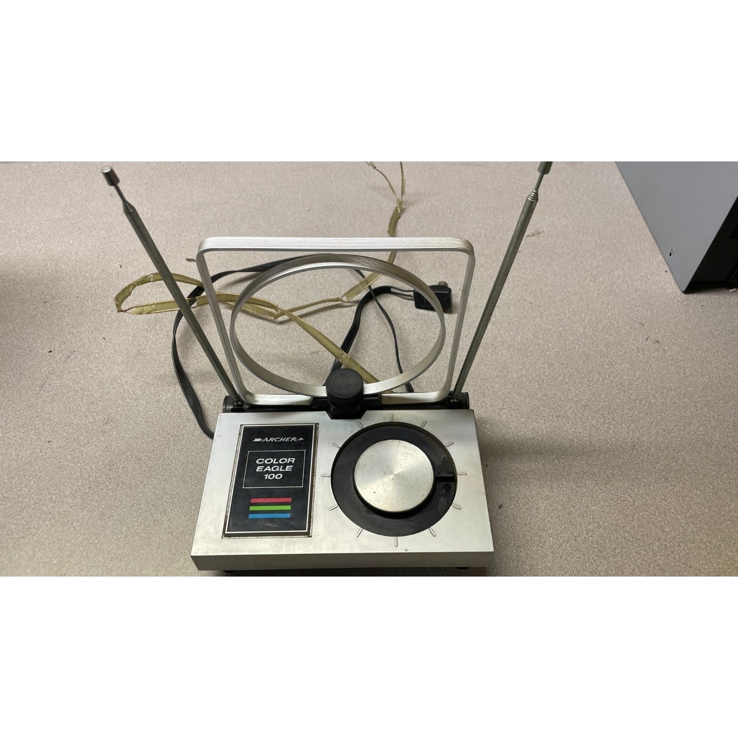 Archer Color Eagle 100 Indoor TV Antenna 15-1808 overhead full view