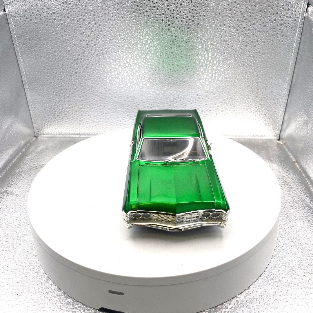 Jada Toys 1967 Chevrolet Impala SS Green Die Cast Dub City OldSkool, Scale: 1/24, No. 50310-9 front end view