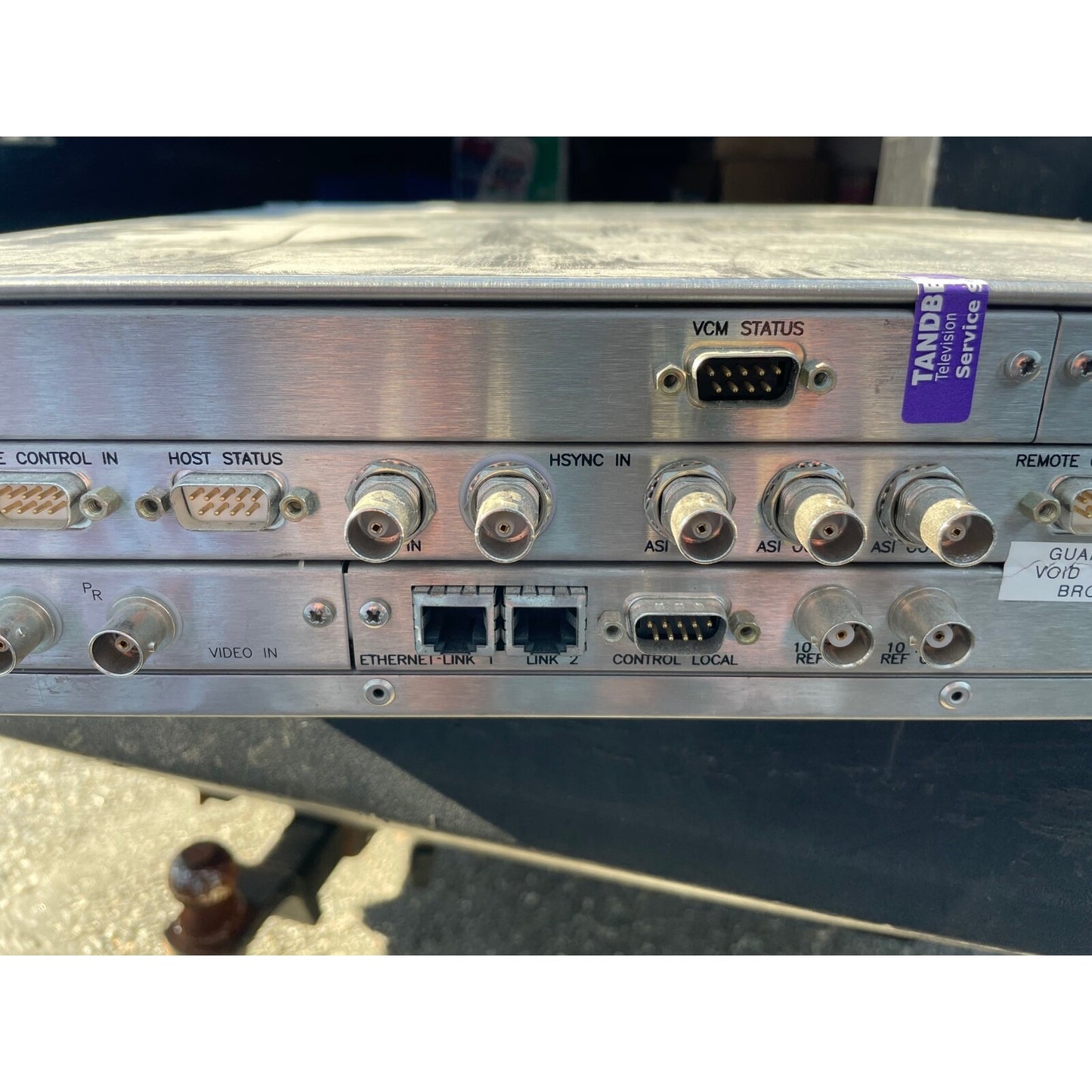 Tandberg Encoder E5100 back panel center connections, coaxial, 9 pin, ethernet