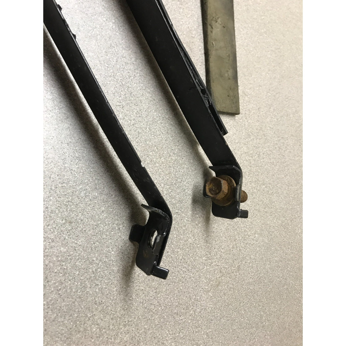 1993-1997 Honda Civic Del Sol Gas Tank Straps Set closeup of nuts showing some rust