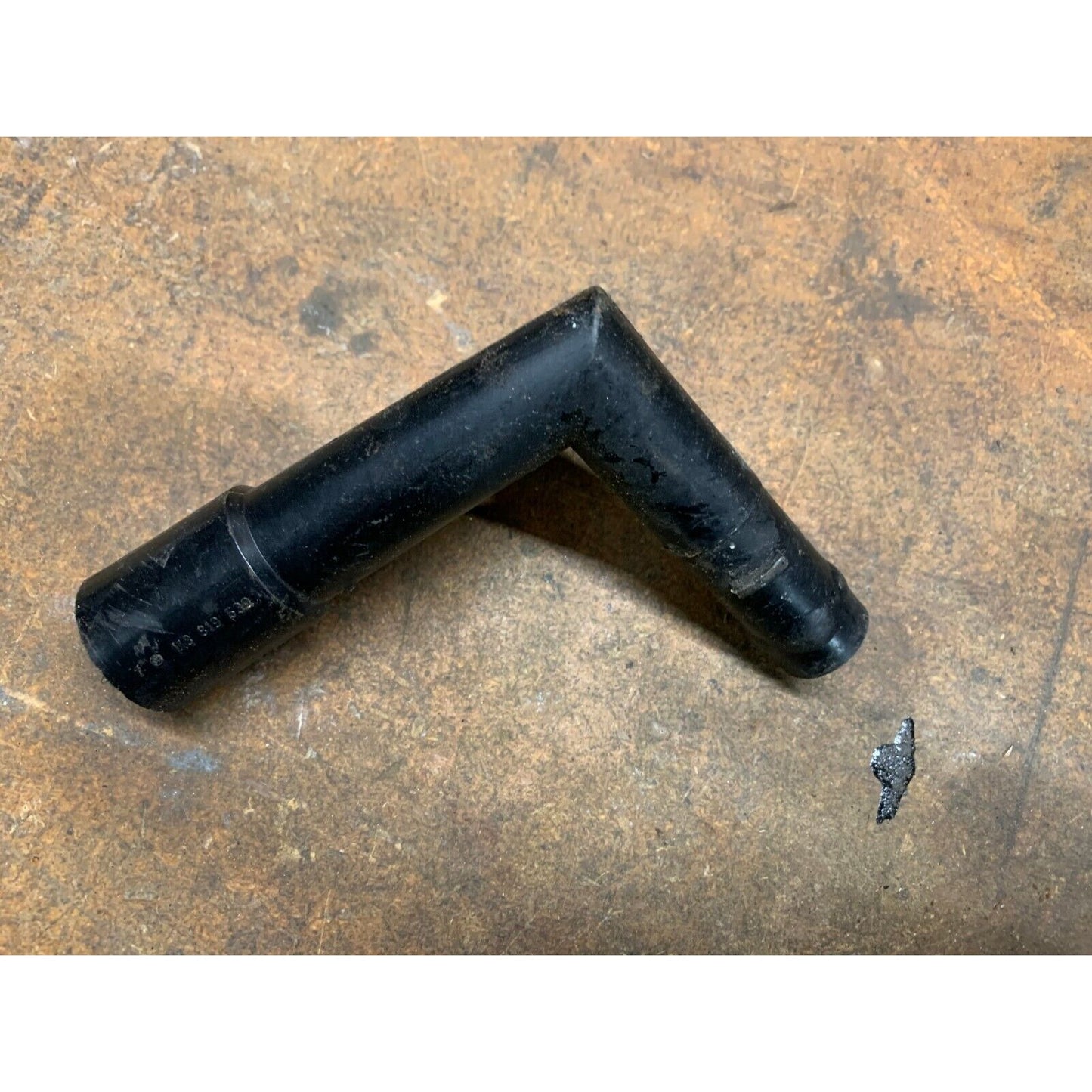VW 113-819-539 U Drain Tube Elbow - Connects to Air Control Box