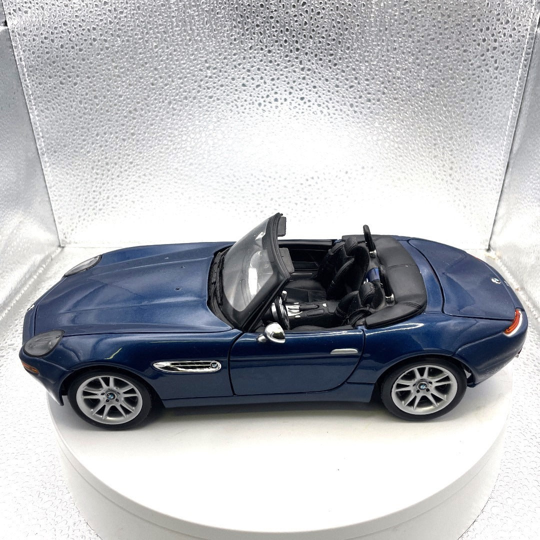 Maisto BMW Z8 Blue Convertible Die Cast, Scale: 1/18 drivers side view