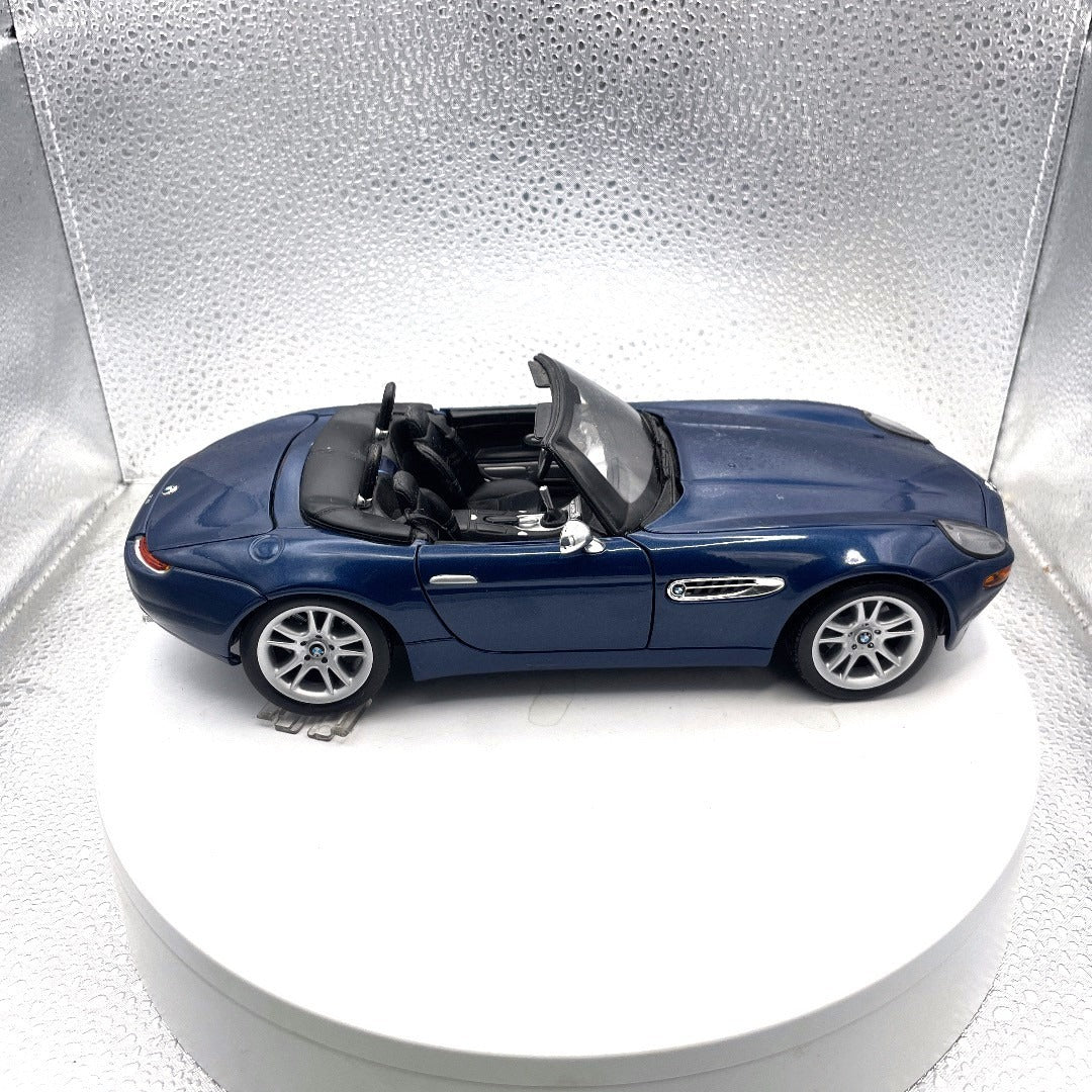 Maisto BMW Z8 Blue Convertible Die Cast, Scale: 1/18 passenger side view
